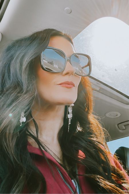 Are you a big sunglasses fan?  I’m a sucker for a good big pair of sunglasses.  The best part about these they are only $25 black and gold!  🙌 #sunglasses #eastergift 

#LTKGiftGuide #LTKstyletip