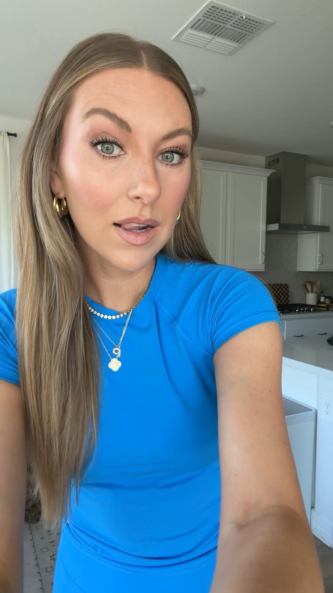 10 minute self tan + favorite outfit from Vuori! Wearing smalls 