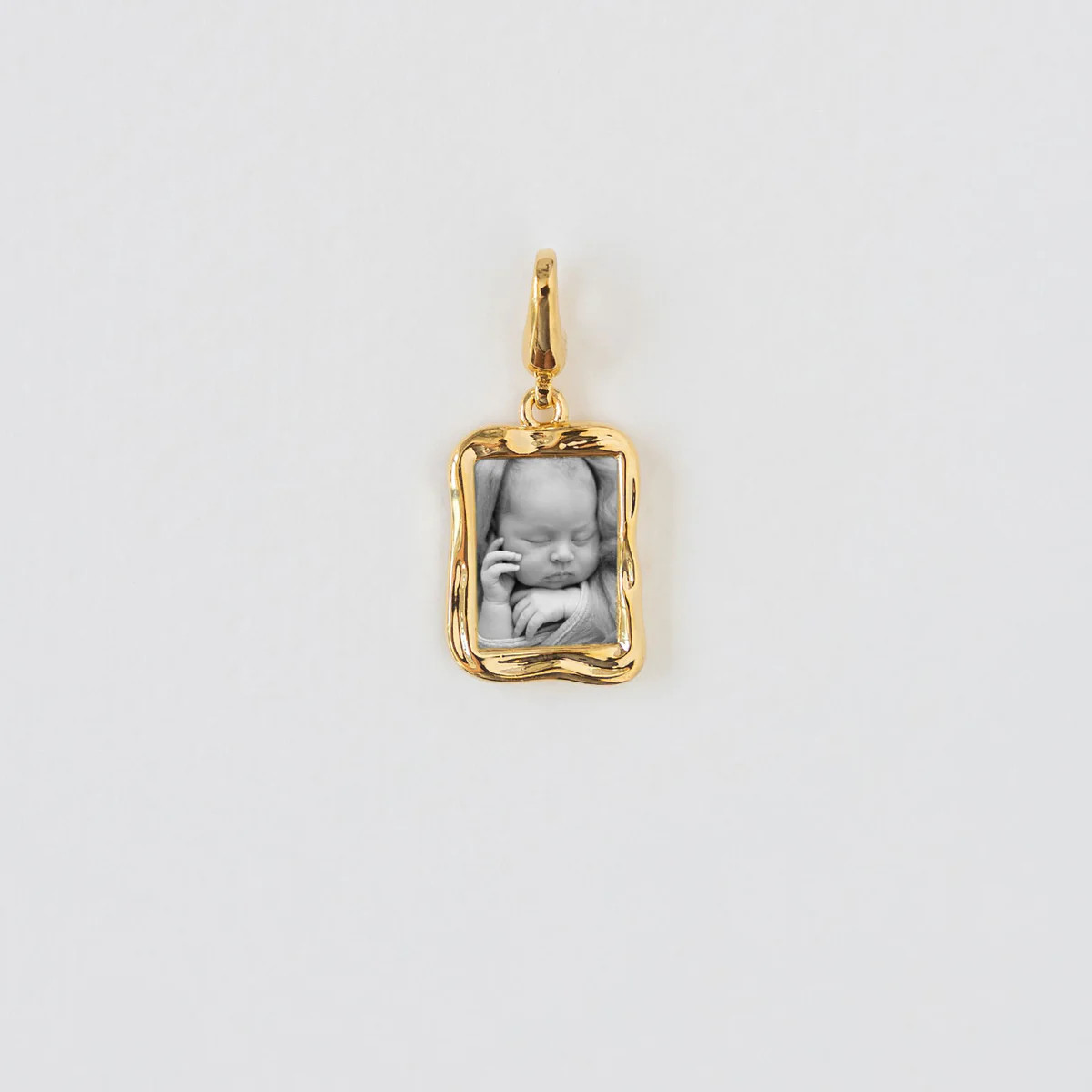 Isabel Portrait Pendant | Custom Photo Charm by Raiz | Raiz