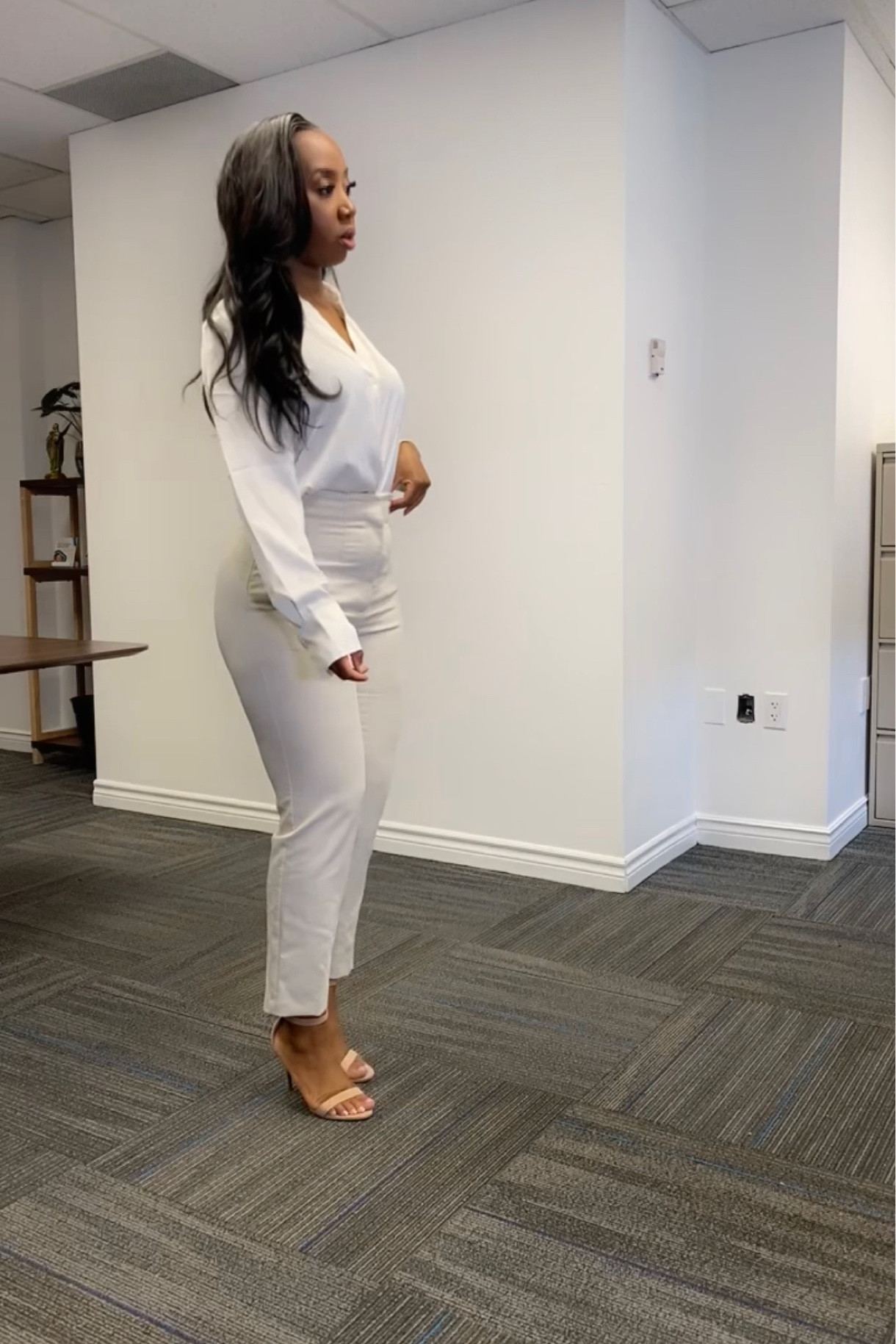 Exact trousers are from Zara 2162/888 linked similar pair from
Dynamite 🤍

#LTKworkwear