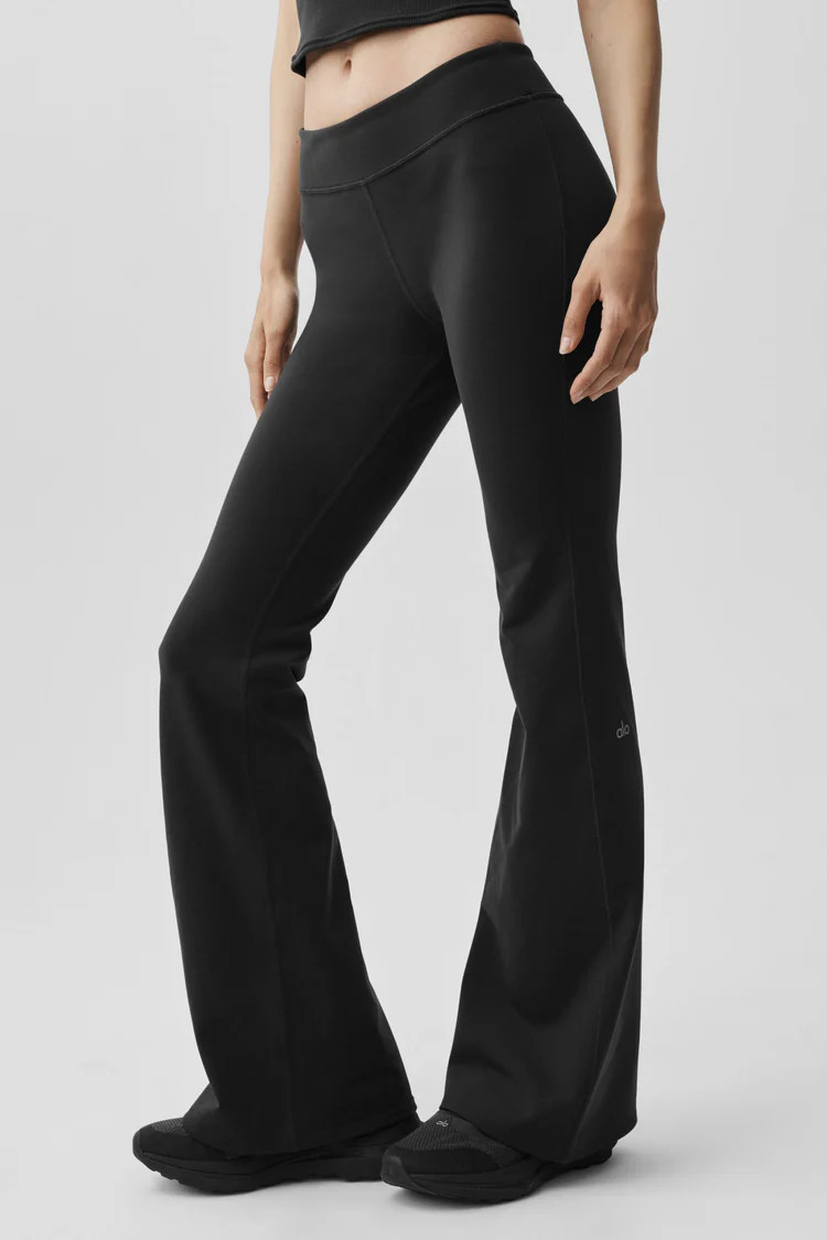 Airbrush Low-Rise Bootcut Legging | Alo Yoga (US)