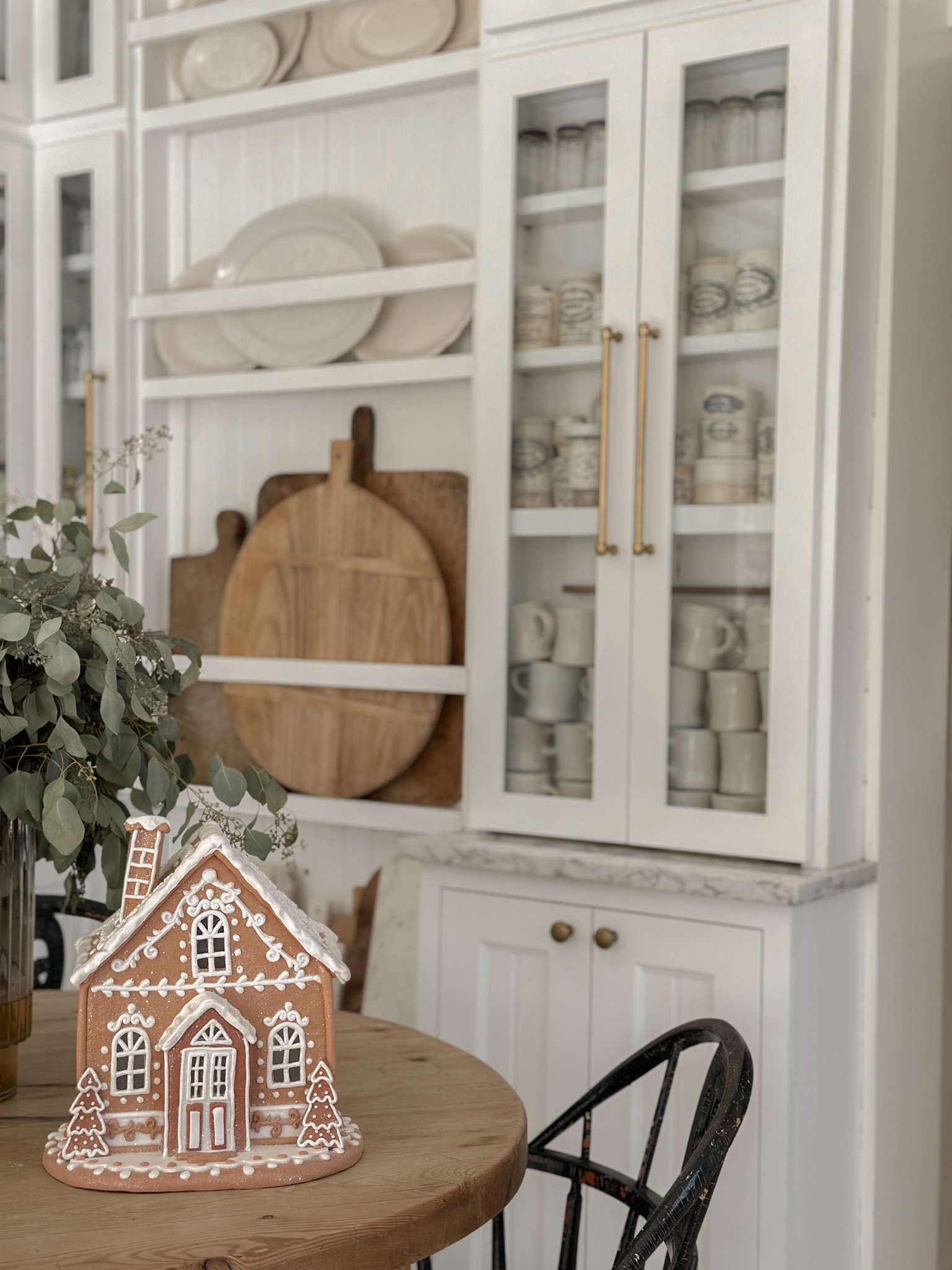 If you can’t make a pretty gingerbread house, get one that will last for years and years to come!!  See more gingerbread decor on my blog: Lizmarieblog.com 

#LTKSeasonal #LTKhome #LTKHoliday