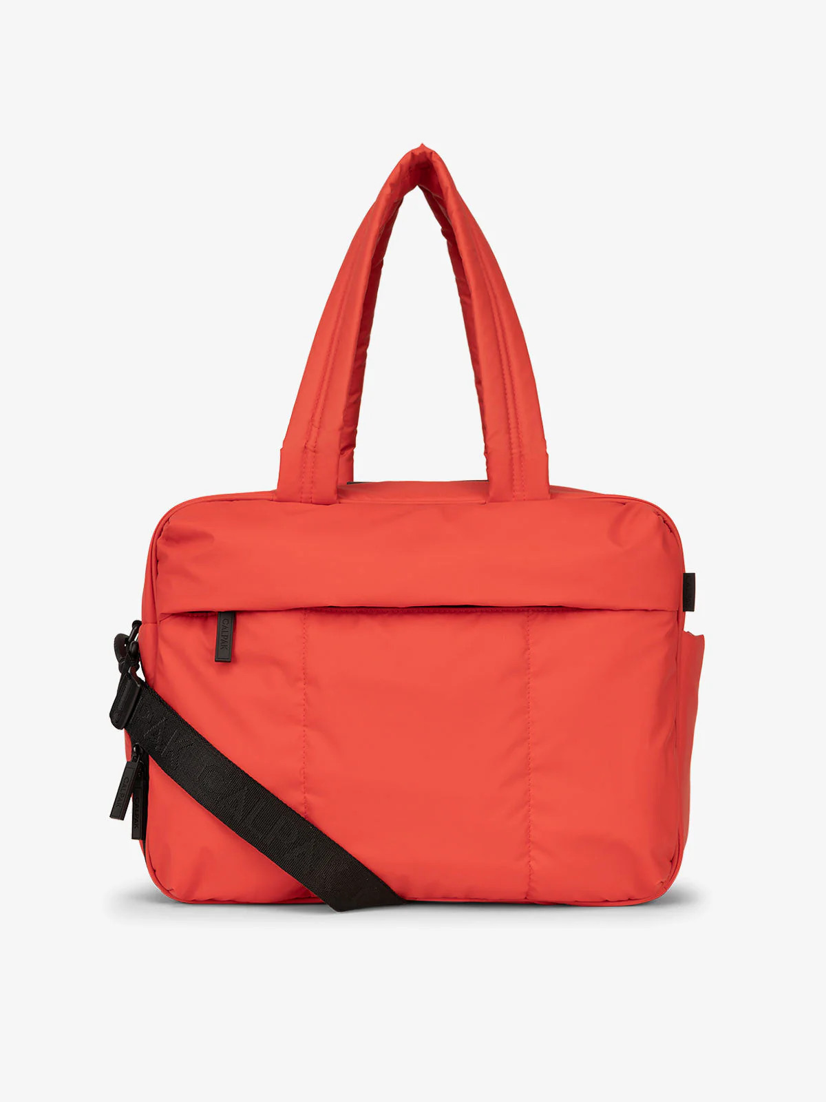 Luka Duffel in Rouge | CALPAK Travel