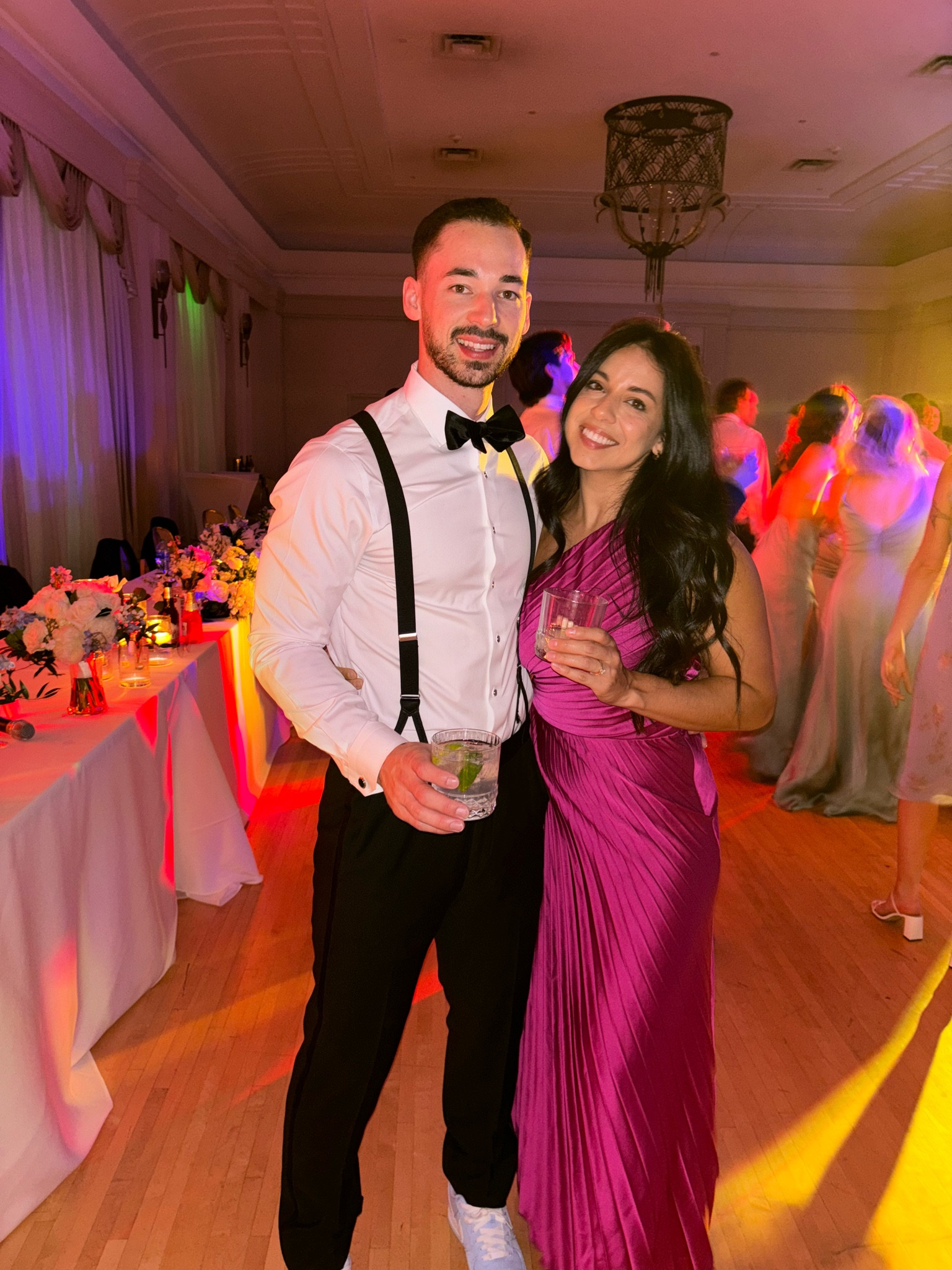 Loved this for a wedding! I’m 5’5 150lbs size medium was great! Exact dress linked 