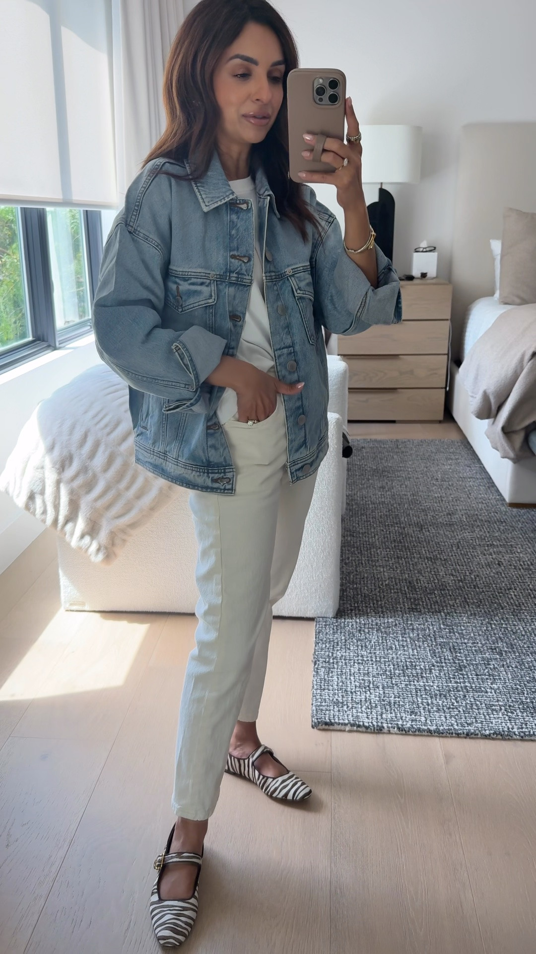 The perfect oversized denim jacket you don't wanna miss! The softest denim and such great quality. Wearing my true size XS

#LTKOver40 #LTKPetite #LTKootd