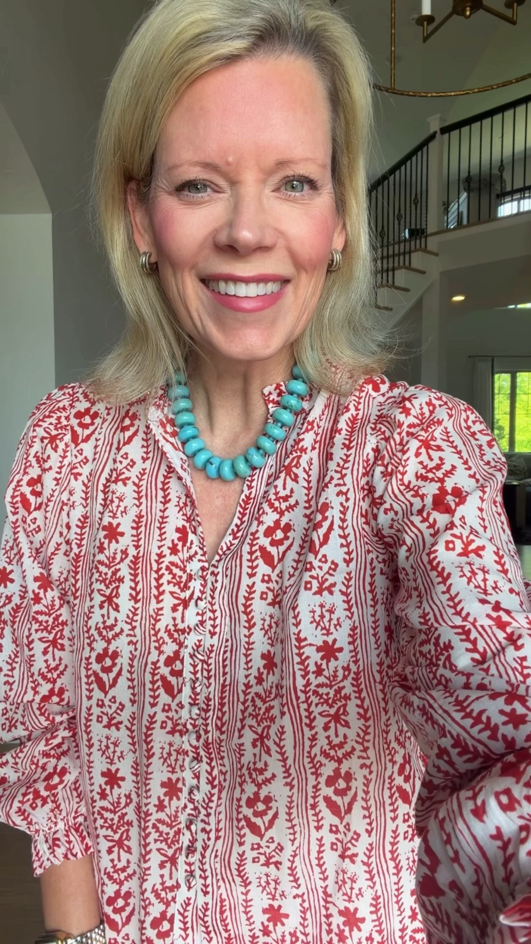 The prettiest floral button up top from @Avara. Dress it up or dress it down it is just darling!!  Great fall outfit or business casual workwear. 

You know I love a chunky necklace and this turquoise one is so cute and adjustable! I truly feel like turquoise goes with everything.