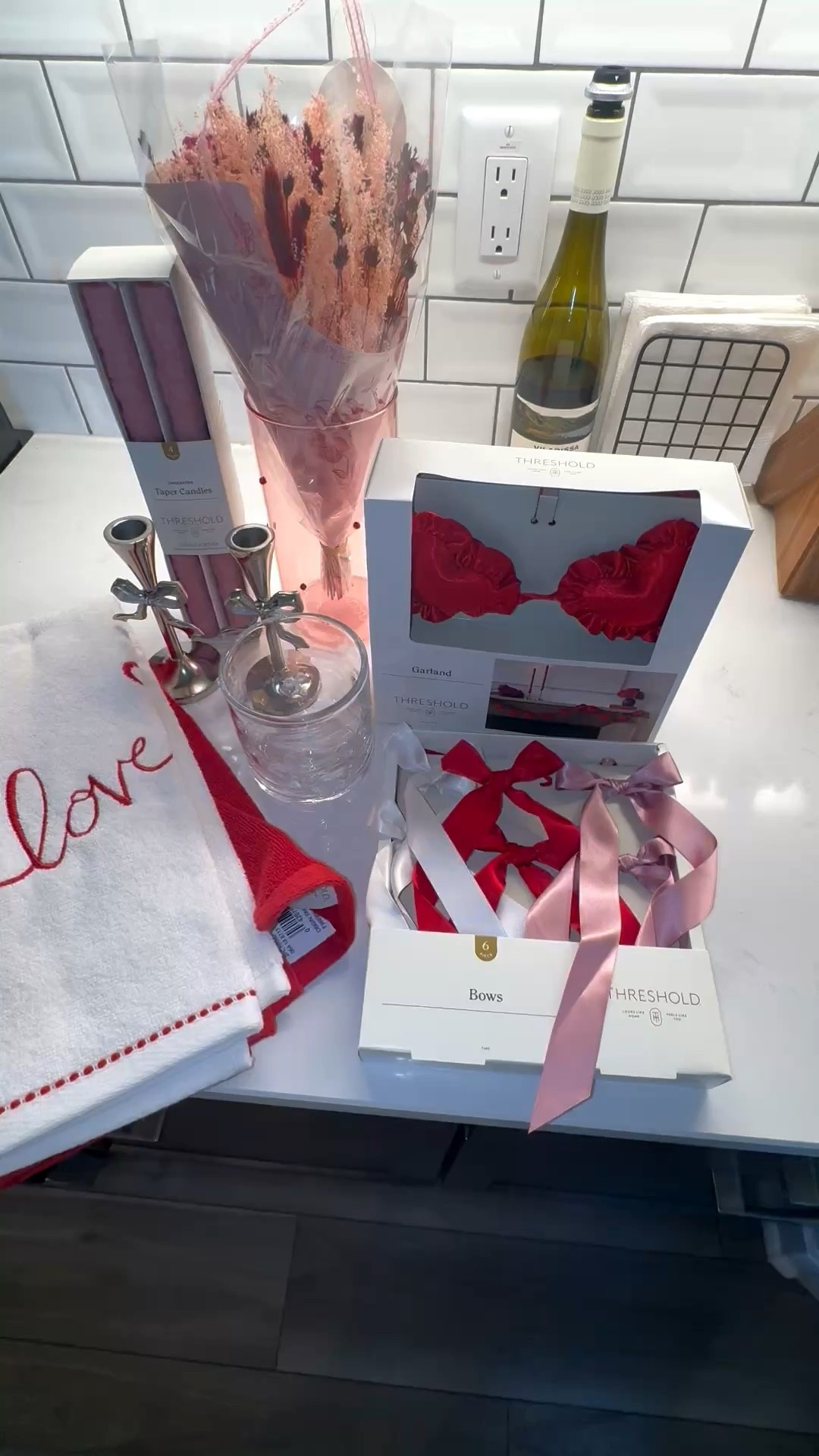 Target’s Valentine’s decor is next level 💌💘 so classy and cutesy! They also have Anthropologie icon glass dupes for half the price!!

#LTKFindsUnder50 #LTKHome #LTKSeasonal