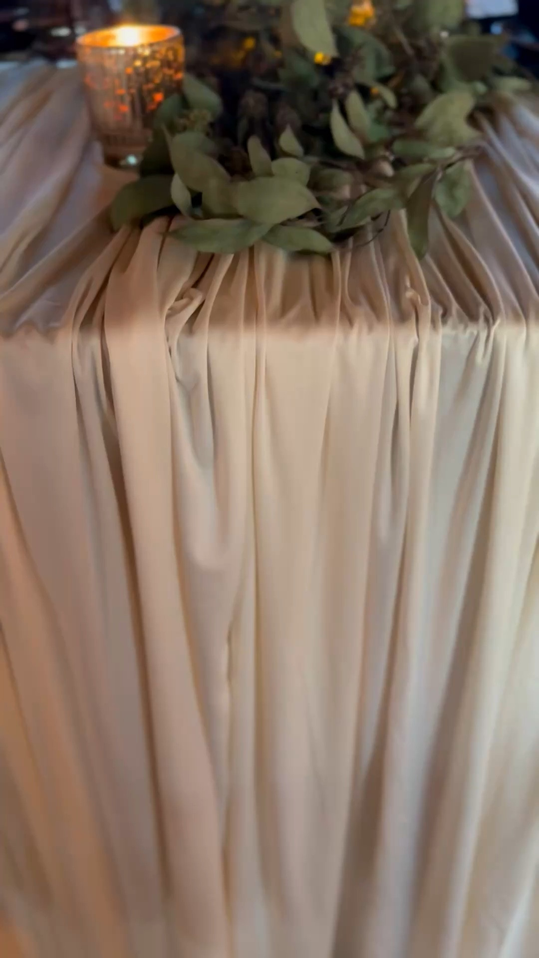 Beautiful wrinkle free table cover 🥰