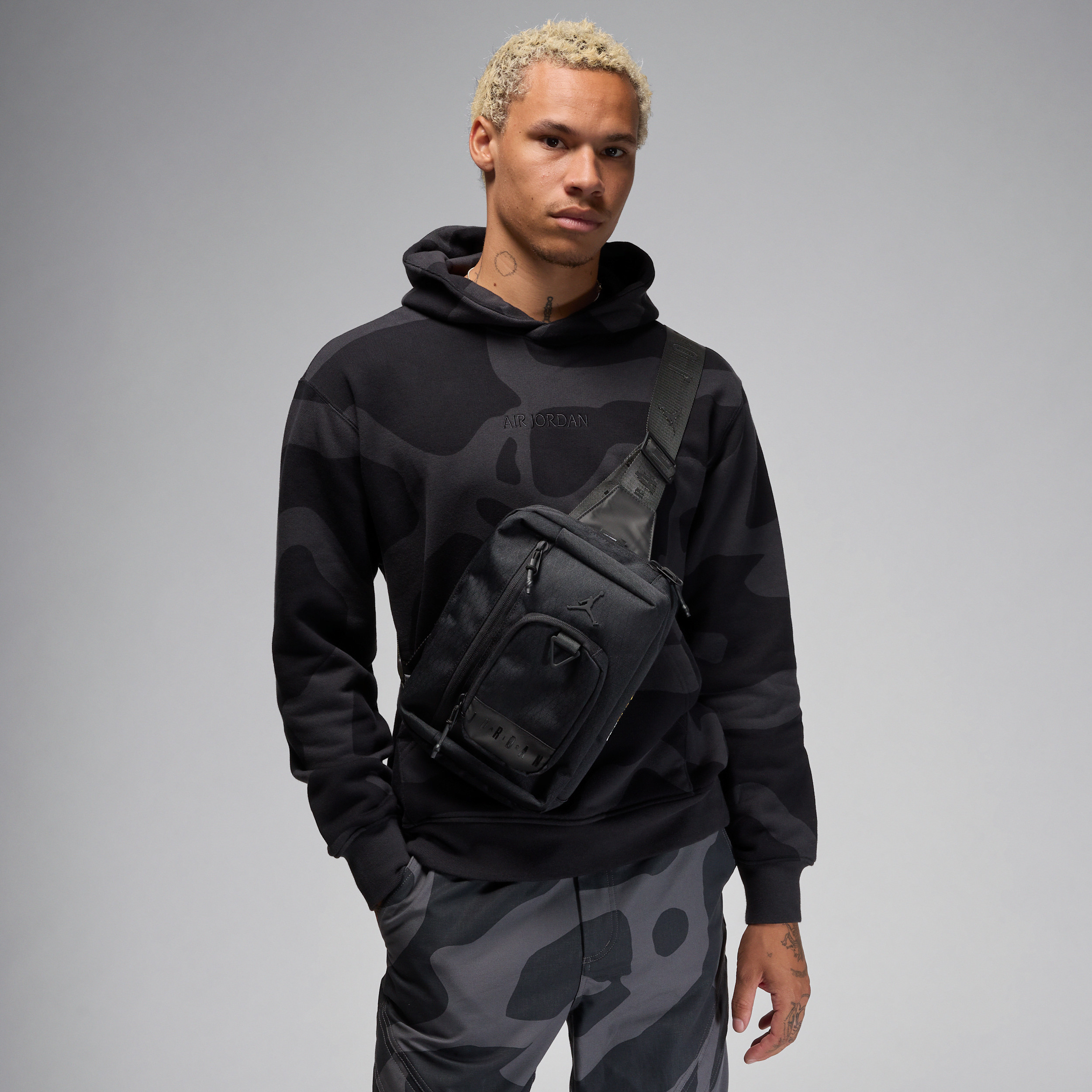 Jordan Collectors Crossbody Bag (3L) in Black | MA0957-023 | Nike (US)