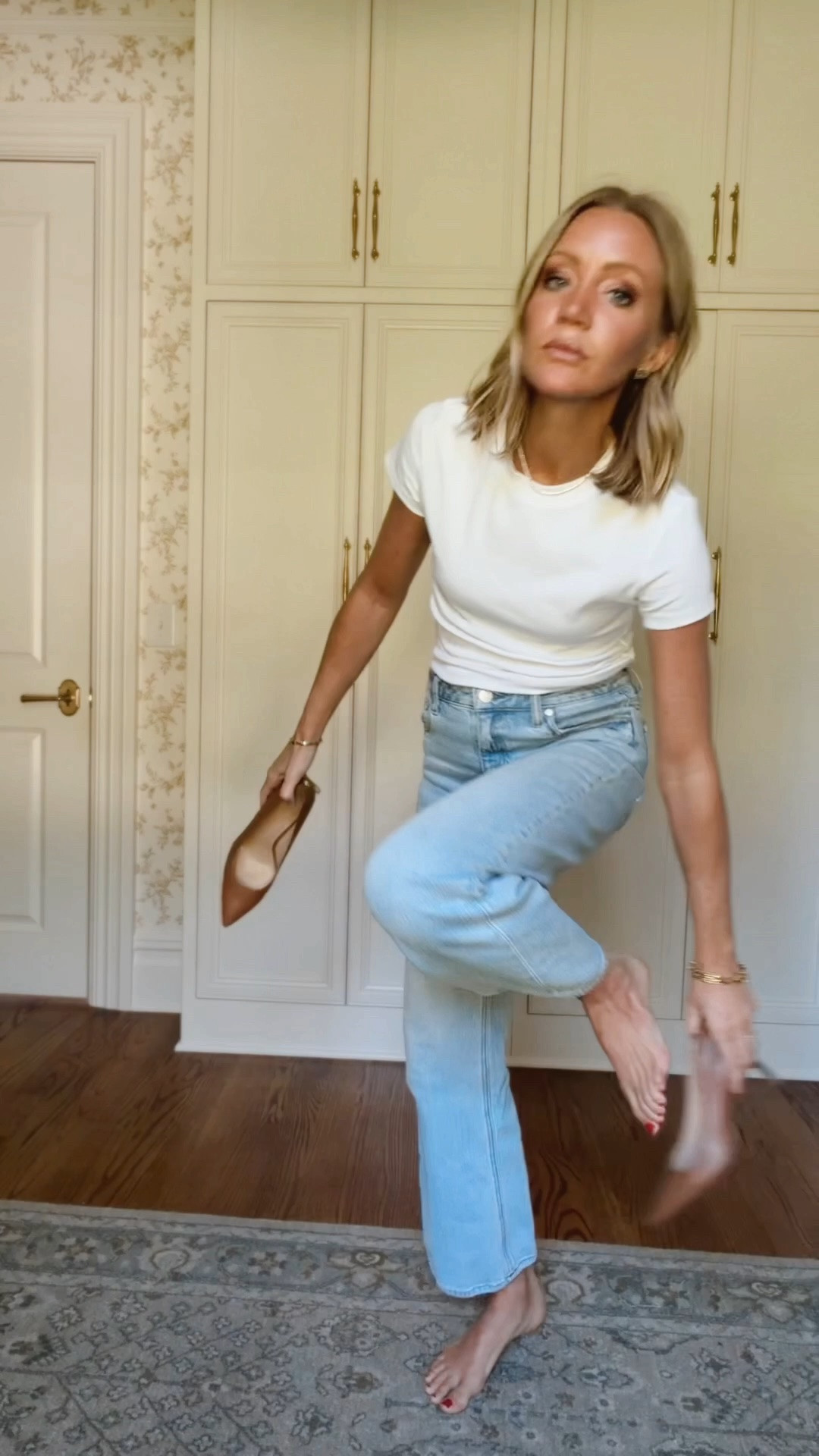 Small in Tee
Xs in blazer 
26 in jeans