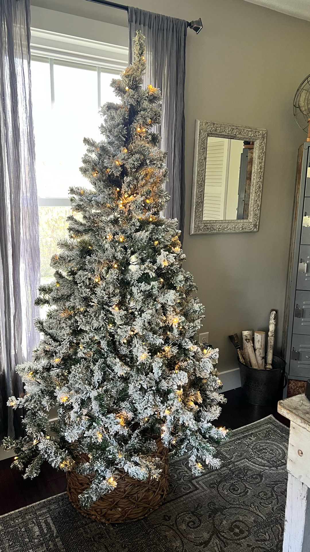 It’s only October 24th, but I decided to set up my office Christmas tree today 🤣 Since I pretty much have a tree up in every room, I’ve got to get started early you know! This was my very first Christmas tree from King of Christmas and it’s been over 6 years ago and it’s still going strong! 💪🏻 I just love all their pretty trees and I can’t wait to set up more this weekend 😂😜

#LTKHoliday #LTKSeasonal #LTKHome