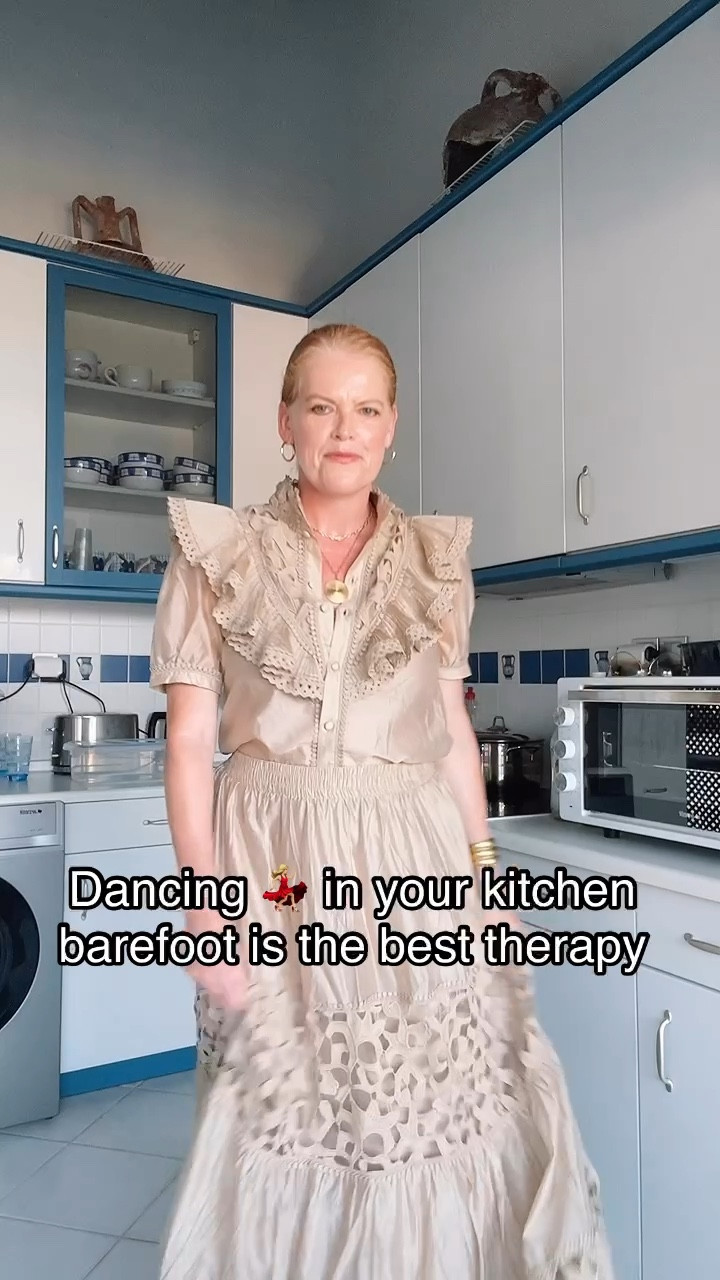 💃🏼 Dancing in your kitchen barefoot is your best therapy 

#LTKOver40 #LTKStyleTip #LTKMidsize