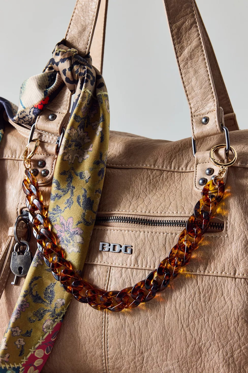 Chunky Tort Acetate Bag Chain | Urban Outfitters (US and RoW)