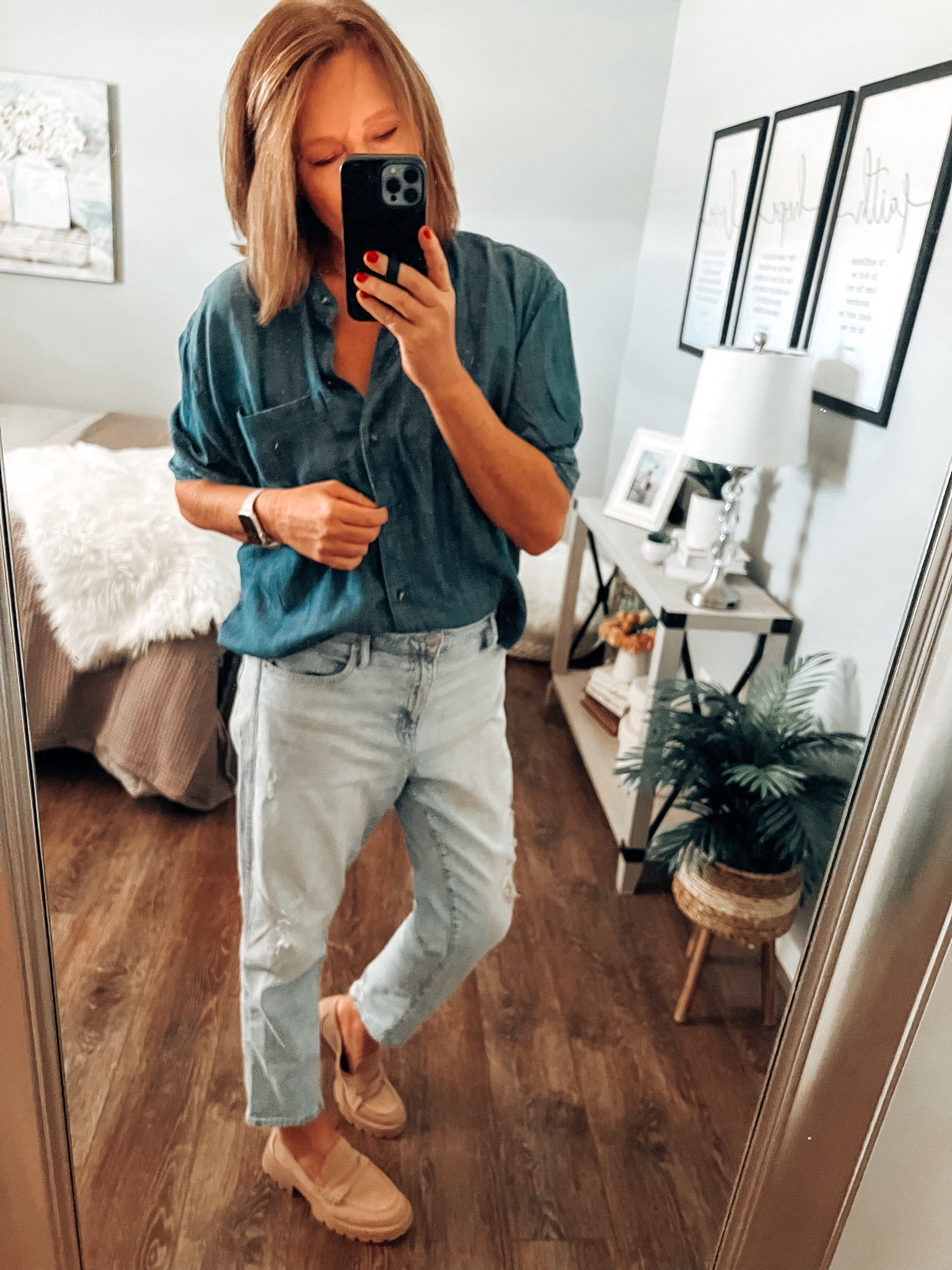 Target loafers, light wash denim straight jeans with puffed denim top. All items fit tts

Fall outfit, jeans, casual outfit, weekend outfit, tops, target style, target finds, target shoes, sales, fall

#LTKshoecrush #LTKfindsunder50 #LTKsalealert