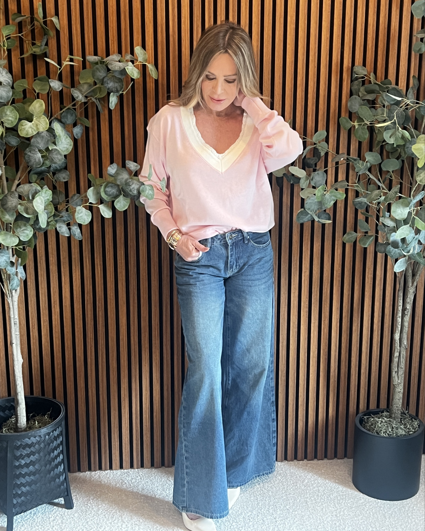 Throw-on top, great jeans, and I’m out the door ✨

#LTKdayinmylife #LTKHoliday #LTKootd