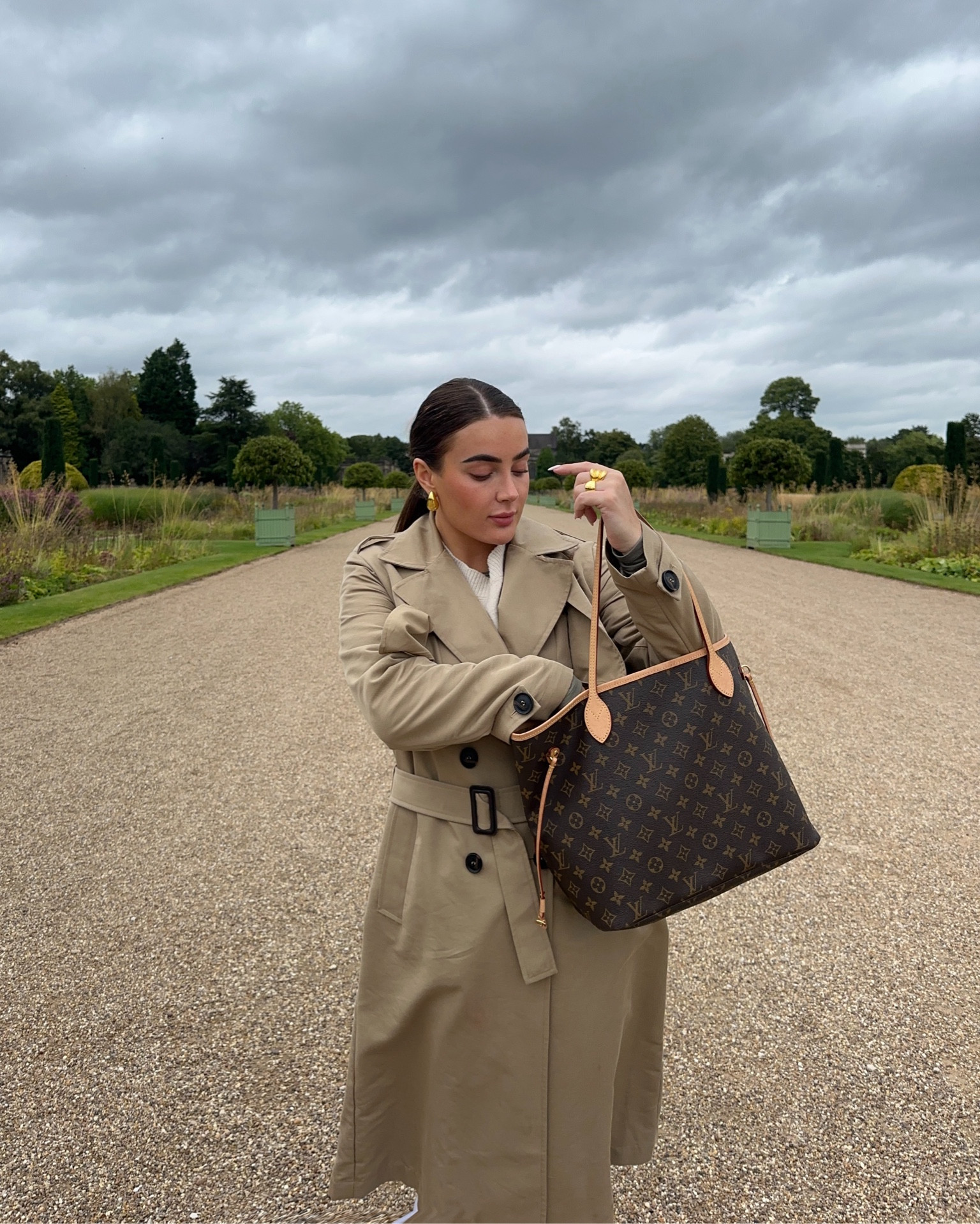 Trench coat season is upon us ☕️✨☁️

#LTKautumn #LTKmodest #LTKstyletip