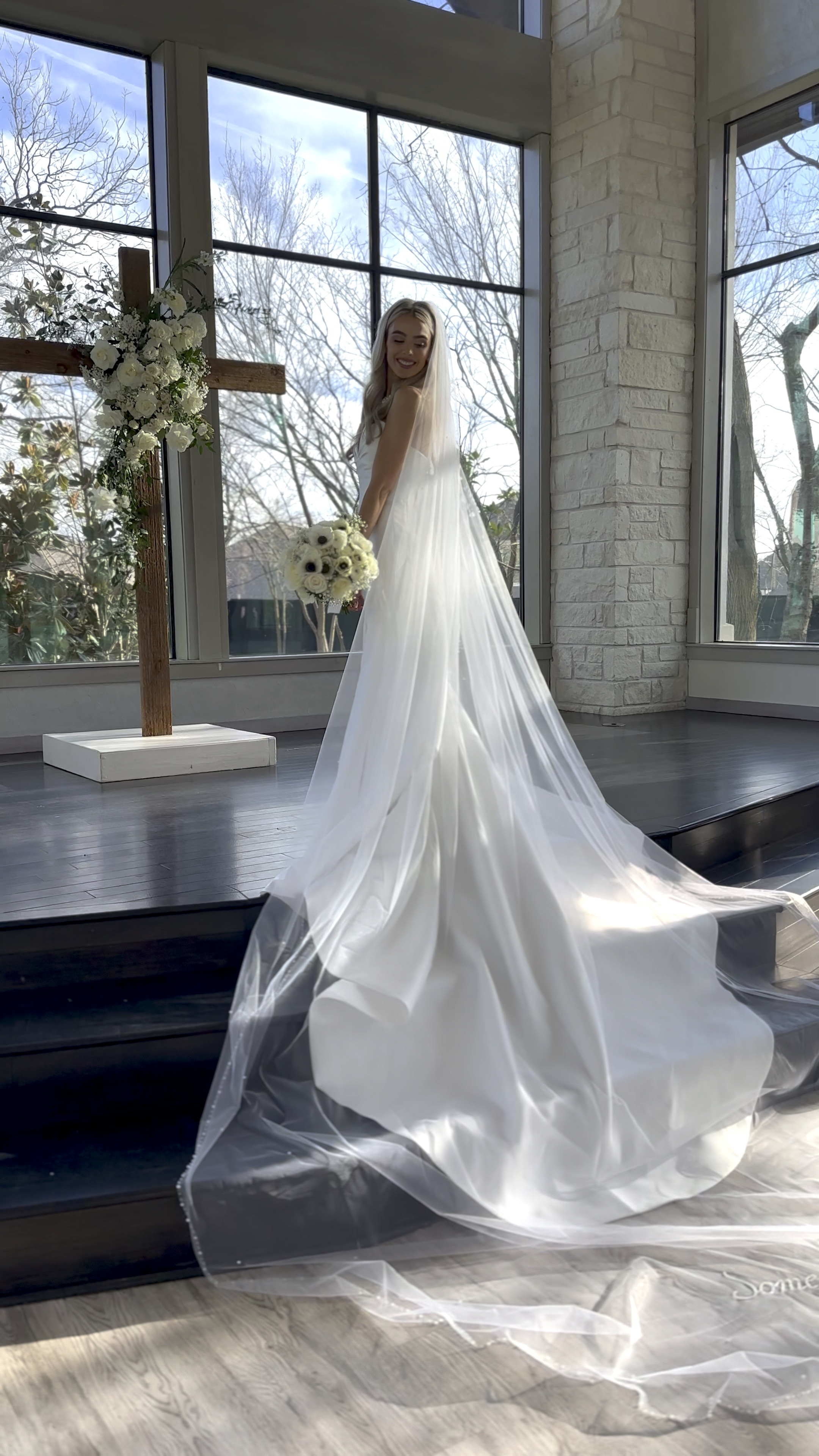 I could not bring myself to spend 1K on a veil and I ended up finding the wedding veil of my dreams🥹✨

#LTKSaleAlert #LTKSeasonal #LTKWedding