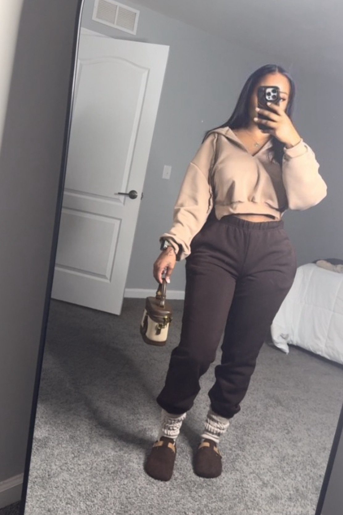 Don’t we just love a cute/calm fit? 

Cropped hoodie is from SHEIN
Sweat pants are from Target
Clogs are from Temu 
All are sold out but I did find and similar items around the same price  ♥️




#LTKSeasonal #LTKItBag #LTKStyleTip