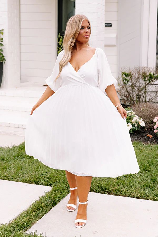 Recent Romance Pleated Midi In White Curves | Impressions Online Boutique