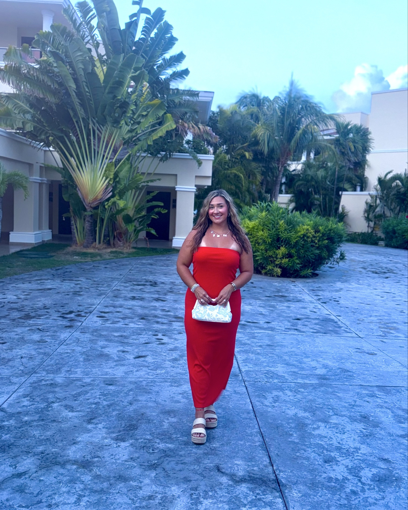 THE CUTEST vacation dress for Beachy Vibes! 👗☀️🌊👙

#LTKFindsUnder100 #LTKTravel #LTKSeasonal
