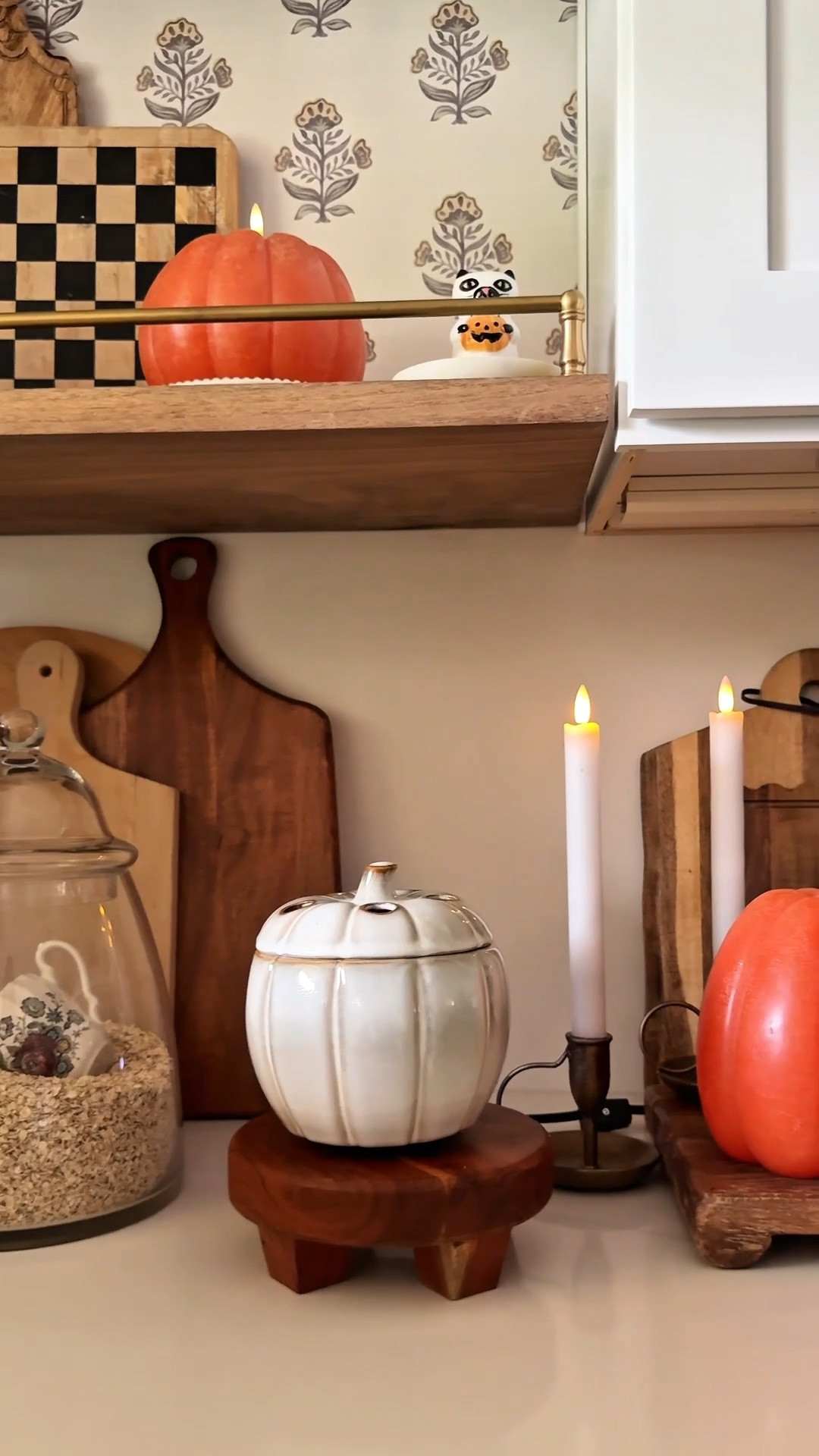New fall wax combo unlocked 🍎🍂🤎

Love this pumpkin warmer from Walmart, so cute!! 🎃

🧡Wax melts combo used:
Warm Leathered Amber + Farm Apple Pumpkin (comes w the warmer)

🧡Smells like:
spiced apple + warm pumpkin + cozy amber

We’re having so much fun mixing fragrances, what’s your next suggestion? Do you have a favorite combo to try?

#LTKSeasonal #LTKHome #LTKmorningroutine