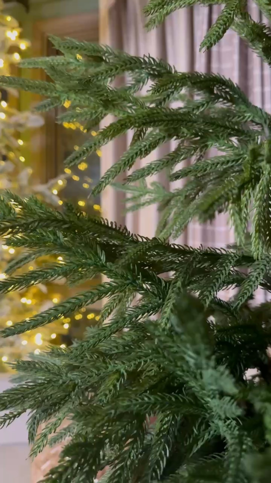 All about the soft sparkle ✨

The King of Christmas flocked pre-lit tree brings an instant layer of warmth and texture to this holiday setup. We love pairing it with vintage-style rugs, velvet pillows, and classic wood tones for that perfectly balanced look. 🌲

#holidayseason #christmasaesthetic #flockedtree #targethome #classicinteriors #holidayvibes #eanesinteriors


#LTKSeasonal #LTKHoliday #LTKHome