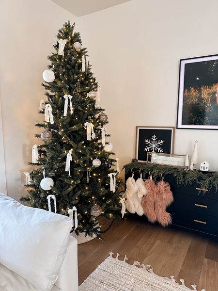 Probably going for the minimalist aesthetic this year again. I love the simplicity. Linking my tree decor here!


#LTKHolidaySale #LTKHoliday #LTKSeasonal