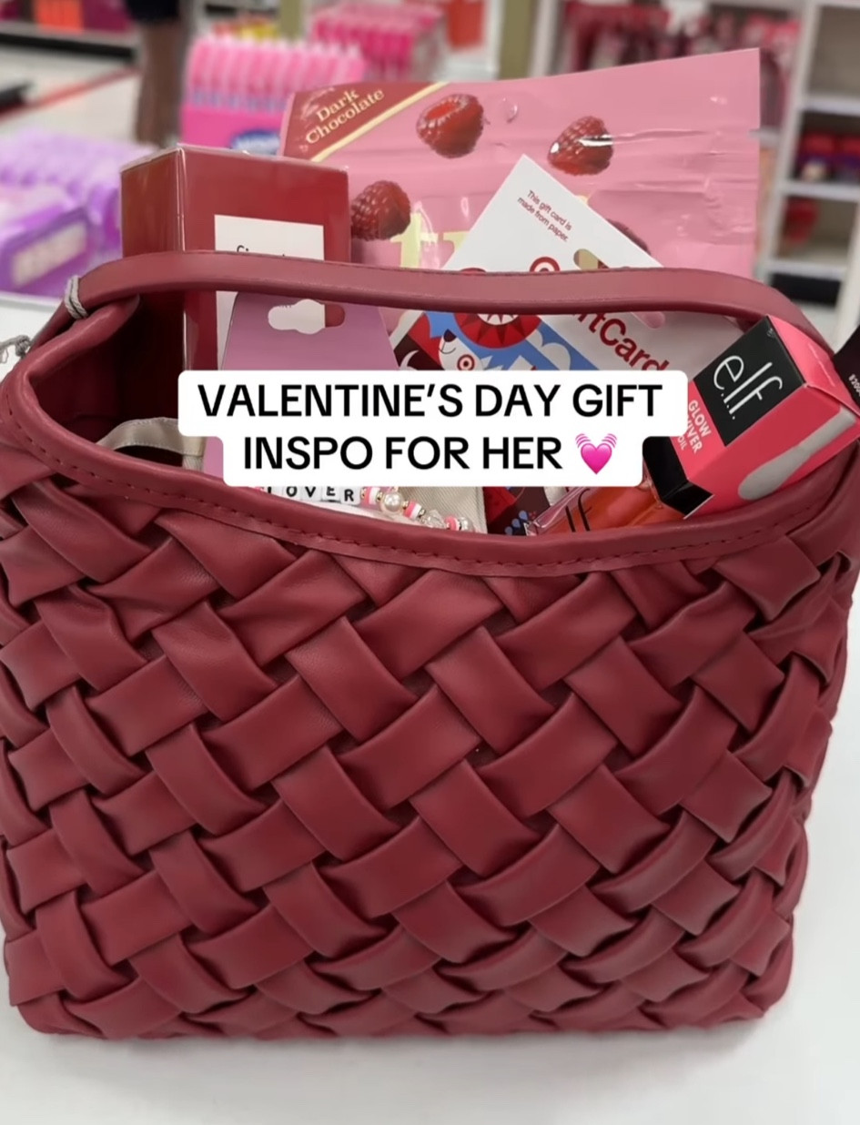 Valentine’s gift ideas for her at Target!

#LTKstyletip #LTKSeasonal #LTKfindsunder50
