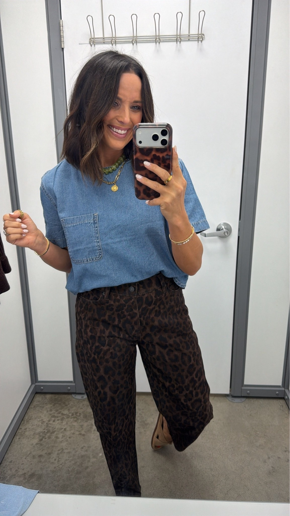 This is giving Madewell vibes for way less 👏🏼 the leopard pants make it so good.

#walmartfinds #walmartfashion #madewellstyle #lookforless #affordablefashion #ltkfinds