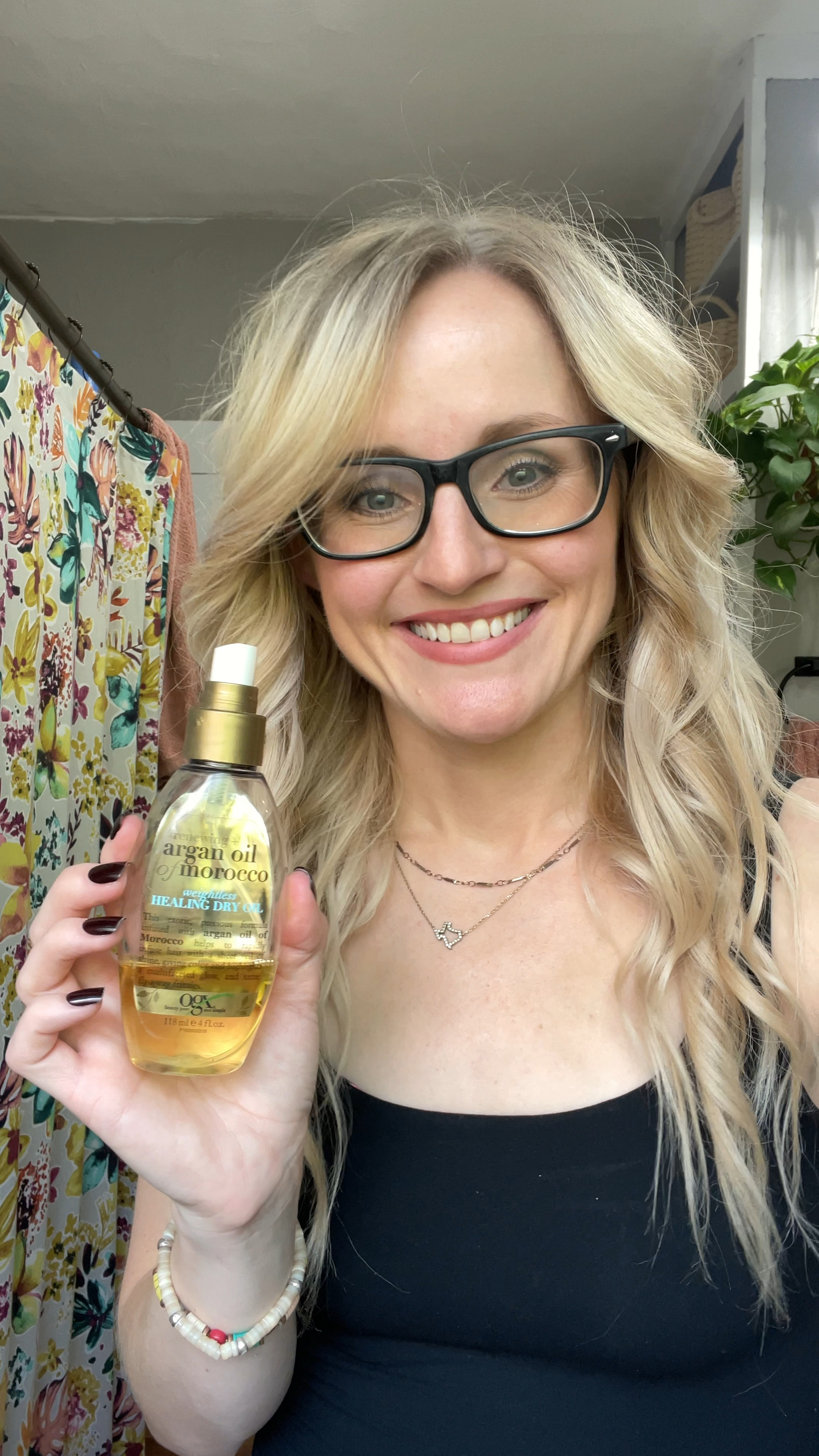 Love this dry oil hair mist! It makes my hair feel soft and shiny, without making it feel greasy or weighed down! 

#LTKVideo #LTKStyleTip #LTKBeauty
