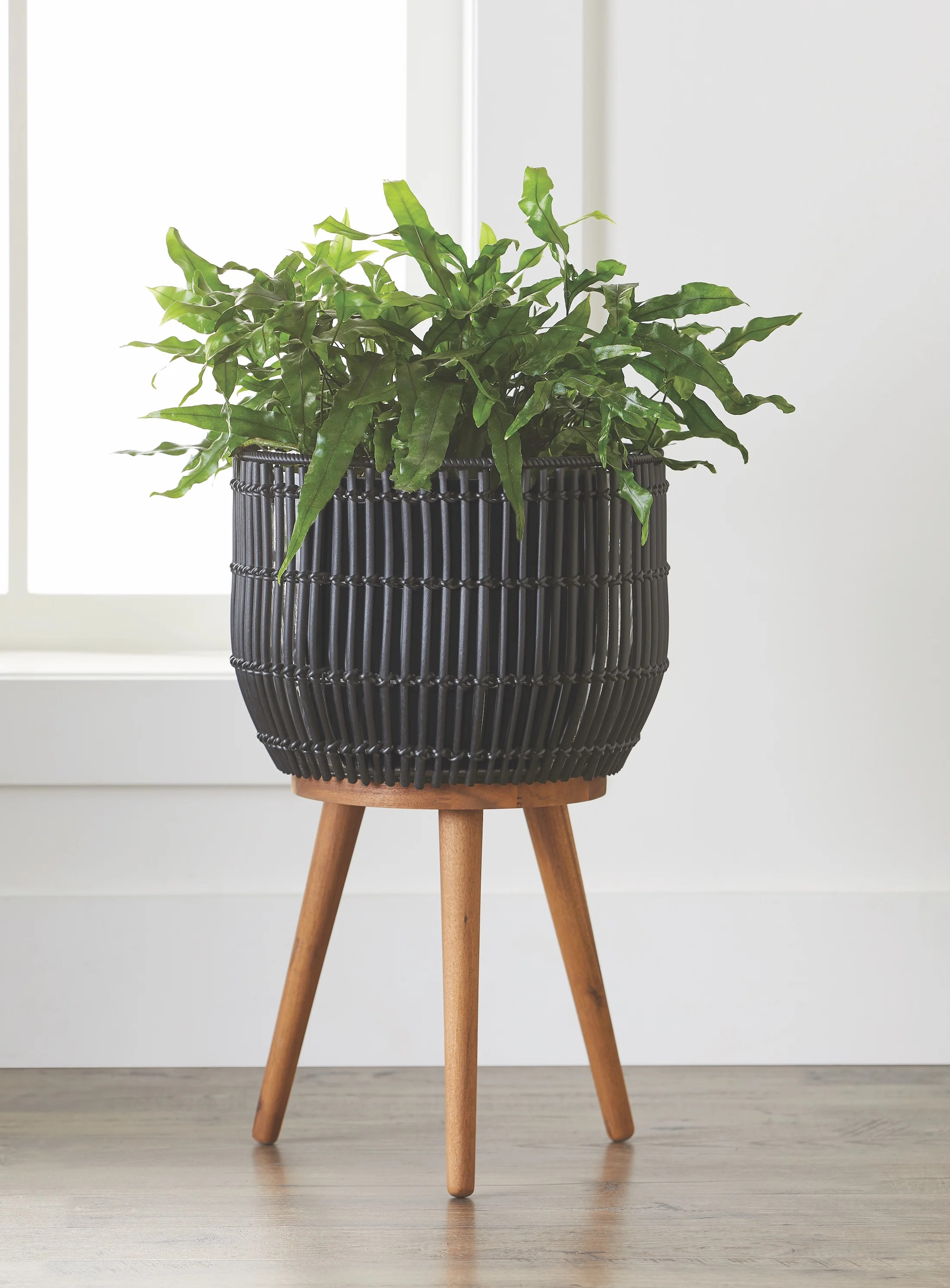 Better Homes & Gardens Black Round Resin Planter & Stand Set with Wood Legs - Walmart.com | Walmart (US)