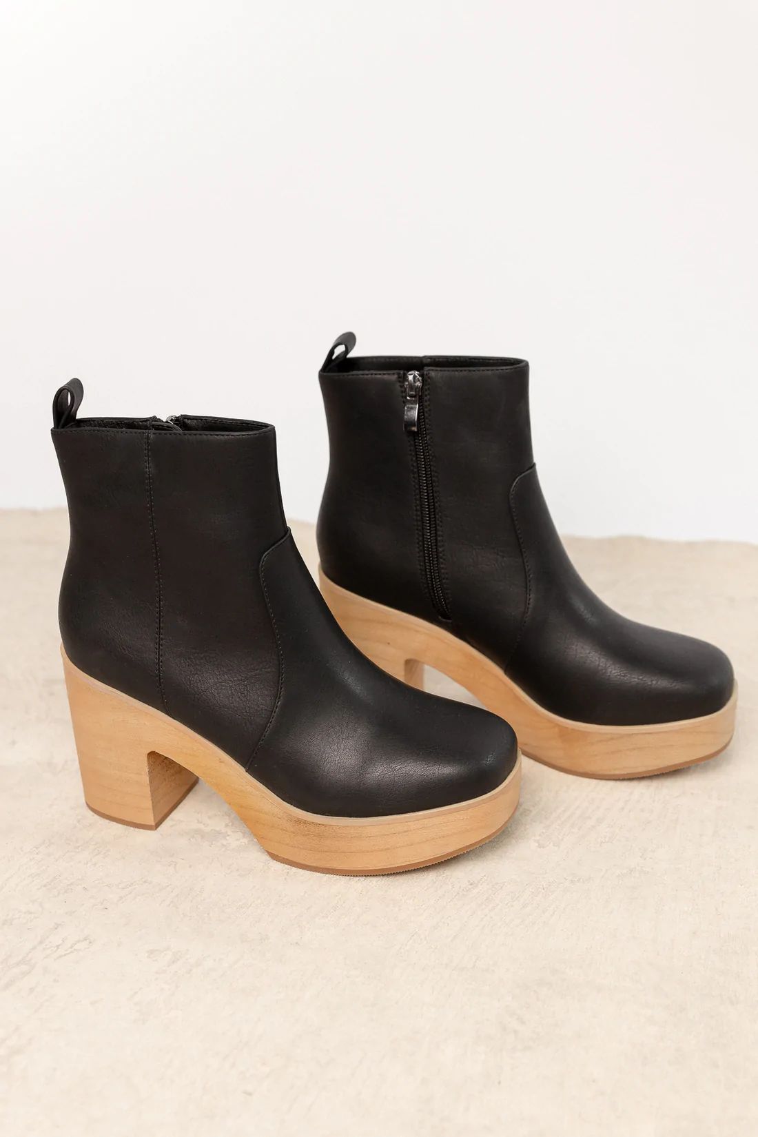 Presley Heeled Boots in Black | Bohme