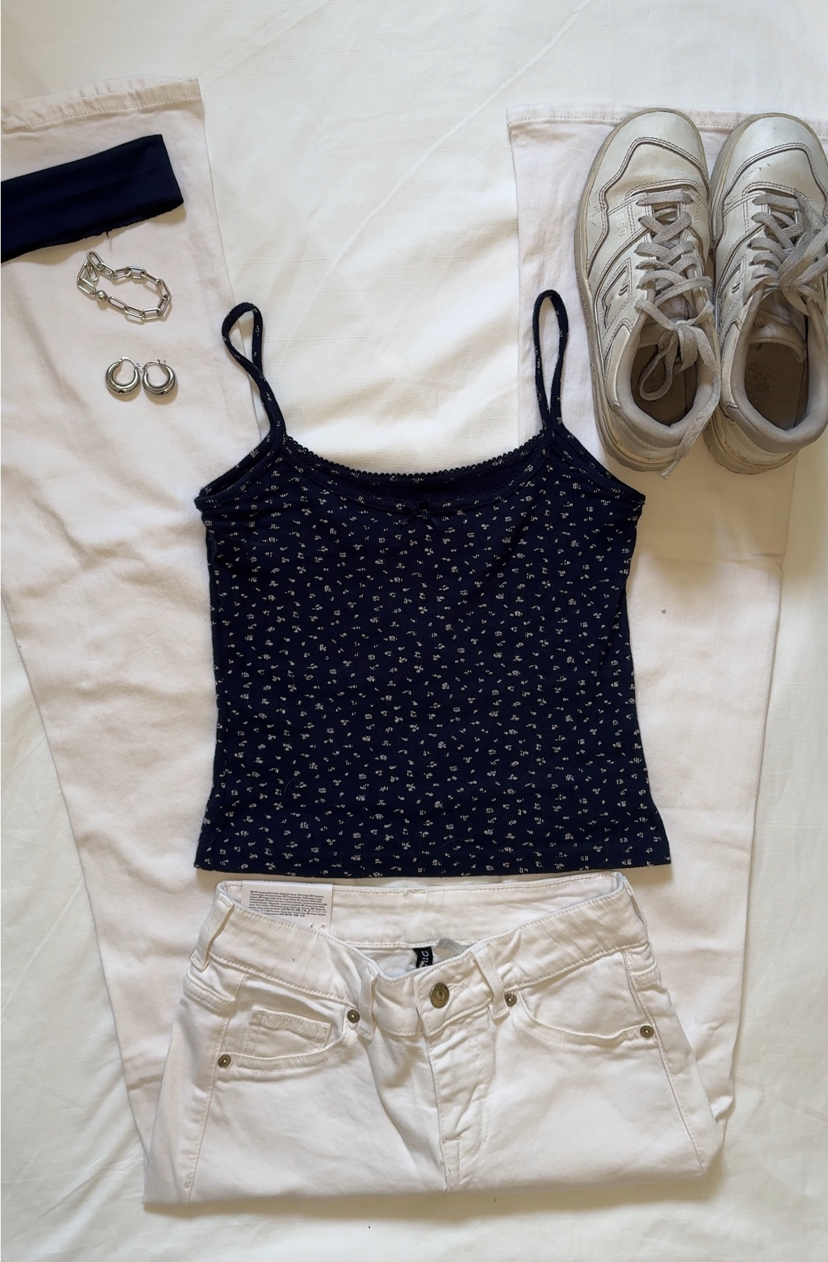 The top is navy idk why it looks black 😔 
Earrings - https://s.click.aliexpress.com/e/_okVk7Kj