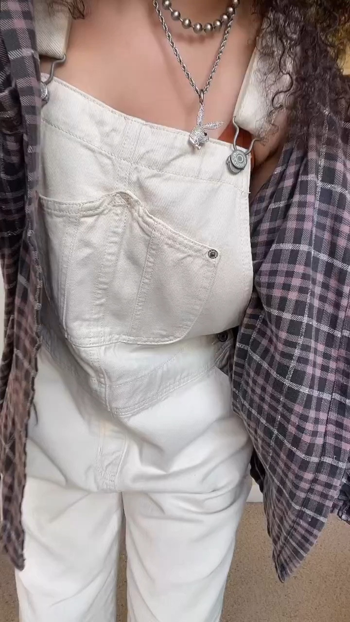Posting these overalls again and again because I will forever be obsessed 

#LTKStyleTip #LTKSeasonal #LTKVideo