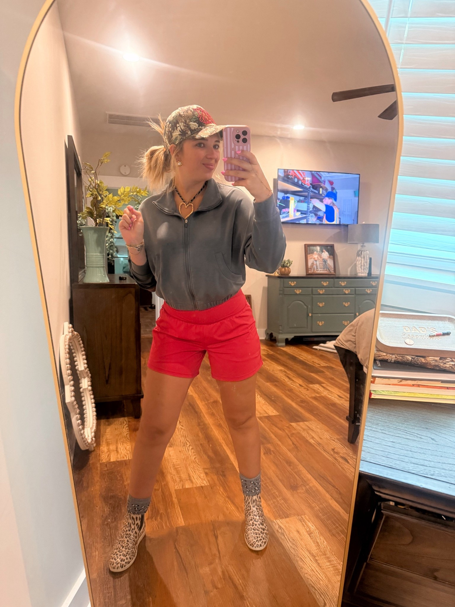 Rainy day outfit to start a project🔨💃🏼

#LTKmomlife #LTKootd #LTKdayinmylife