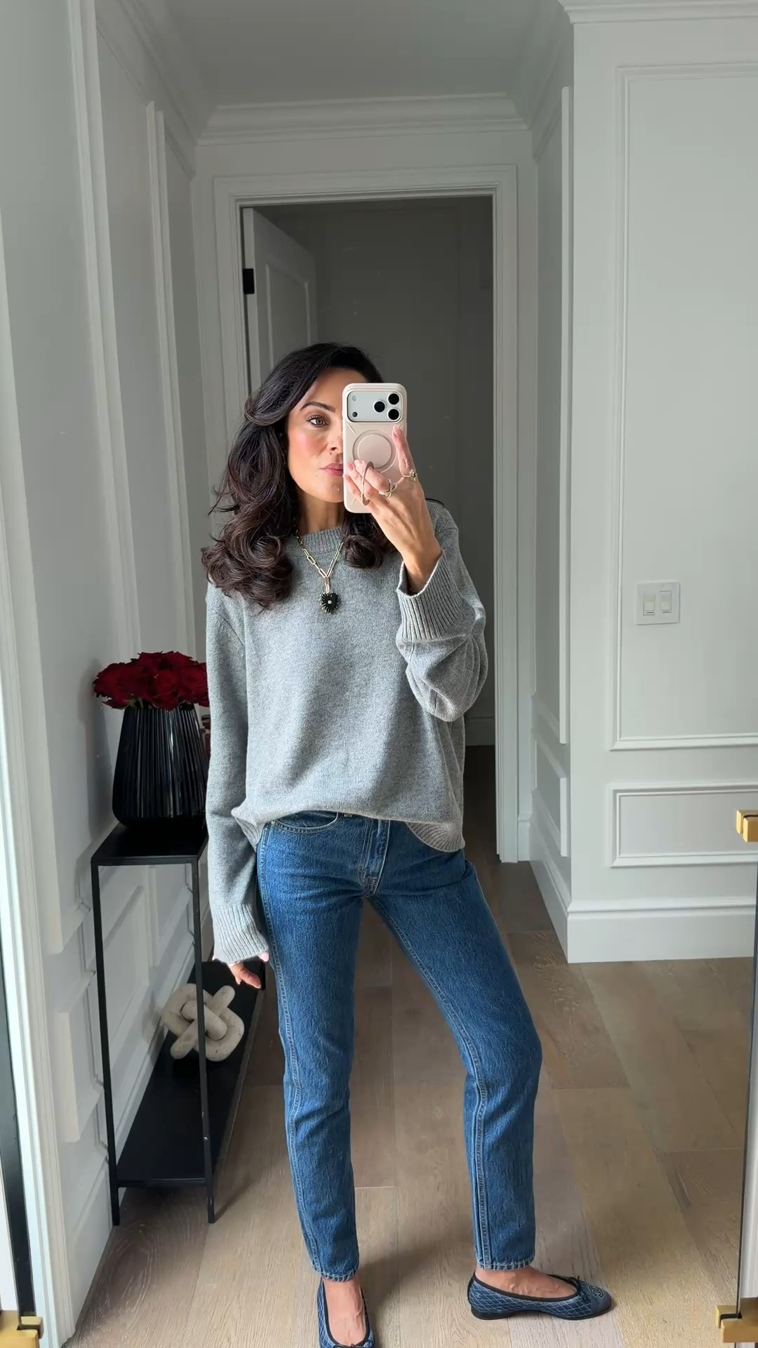 The coziest cashmere! 
Sweater sized up to small for oversized fit! 




Sweater, cashmere, denim 

#LTKHoliday #LTKOver40 #LTKSeasonal