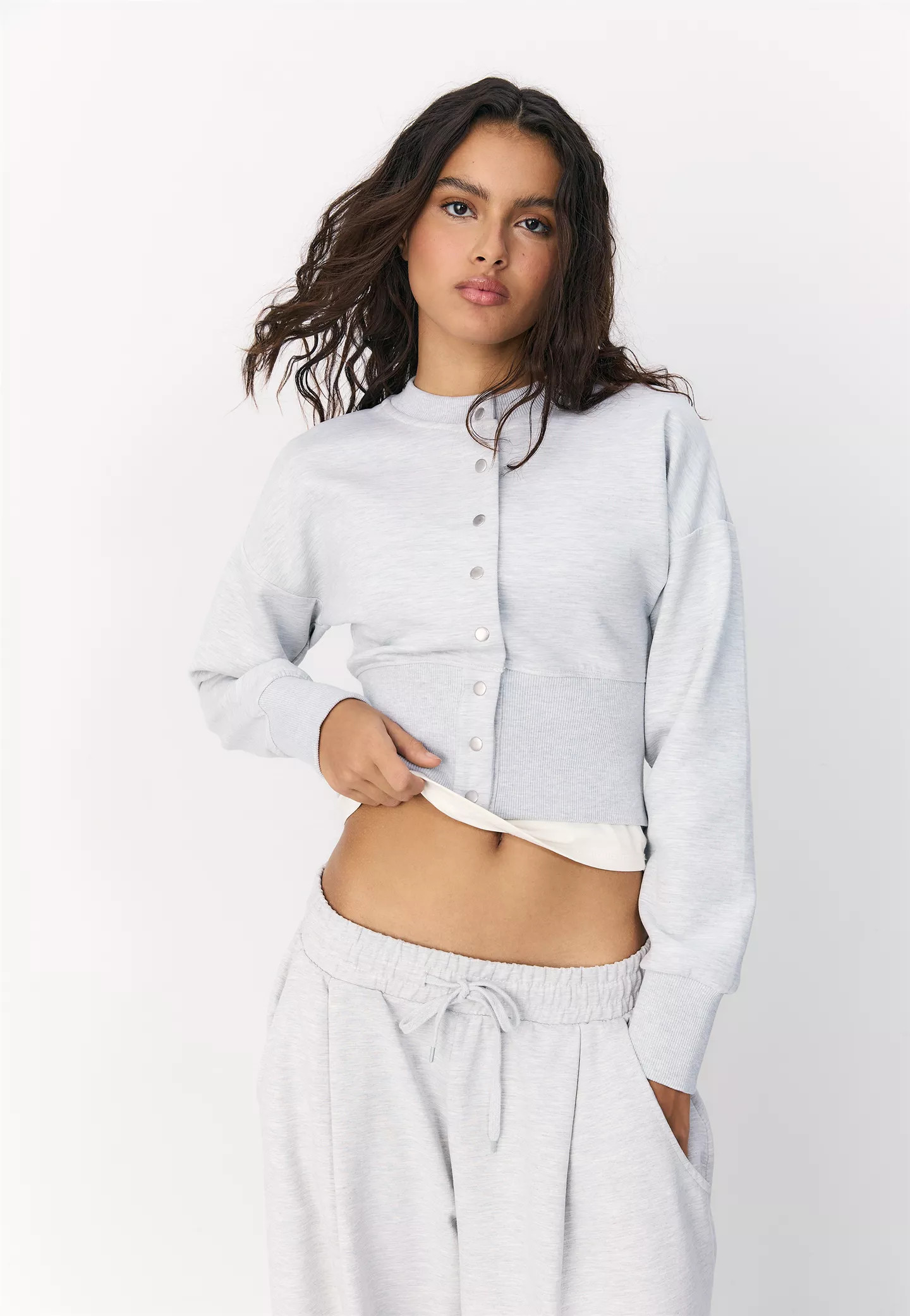 Snap button sash sweatshirt - Women's Mocacos Nuevo | Stradivarius United Kingdom | Stradivarius (UK)