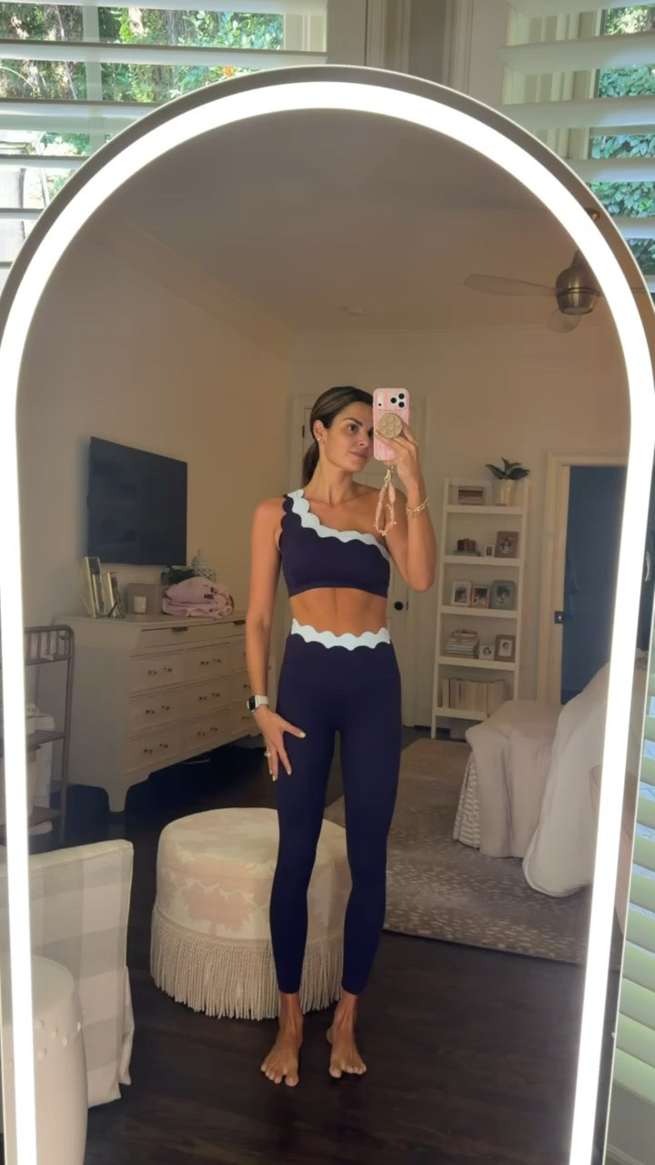 More of this adorable workout set 💜 Comes in tons of colors!!

Activewear, scallops, wiskii activewear, workout set, Katy Harrell

#LTKootd #LTKActive

#LTKootd #LTKActive #LTKfitnessgoals