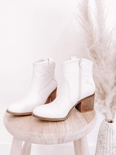 Chinese Laundry Laura Bootie | Lane 201 Boutique
