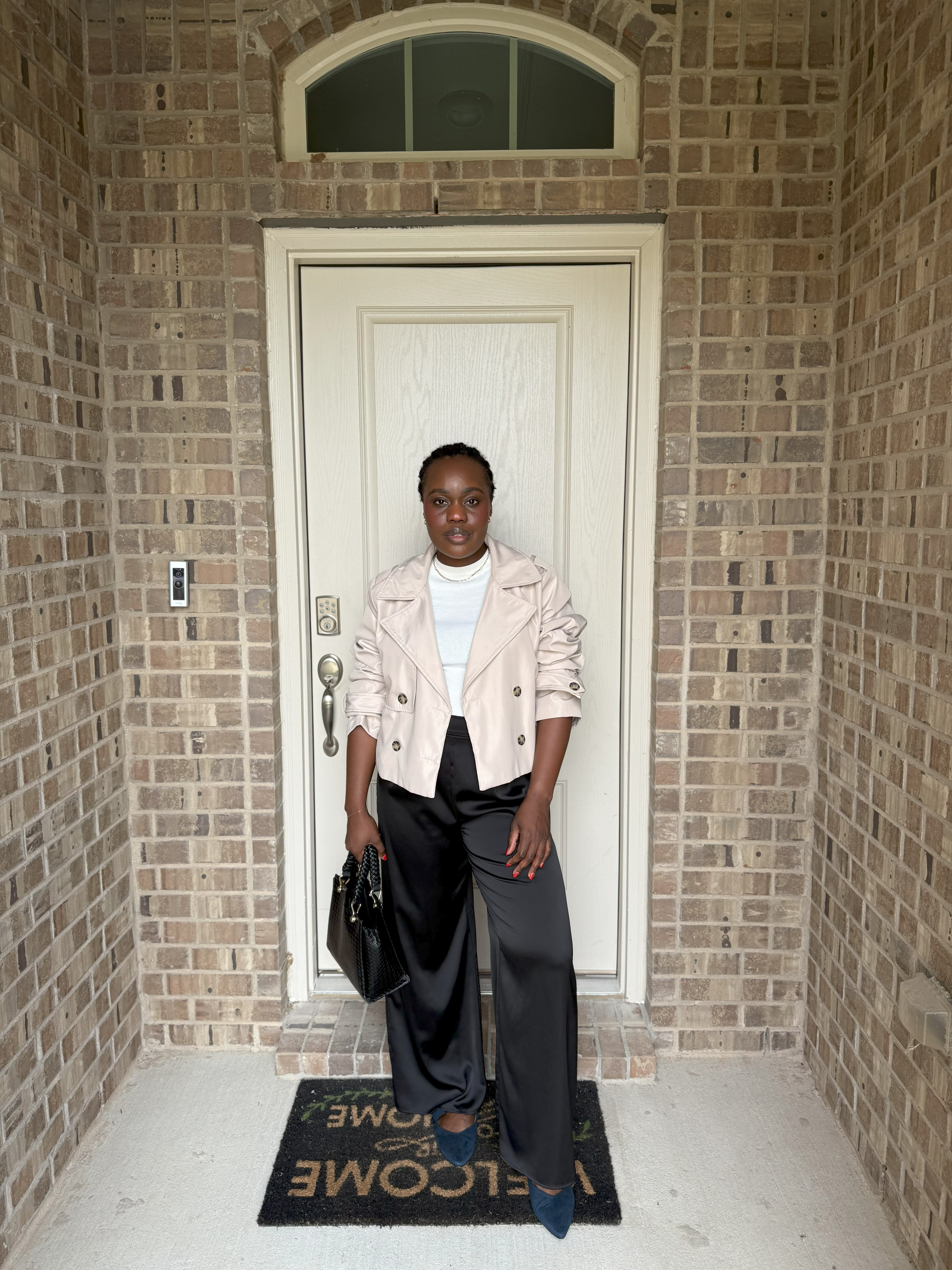 Cropped trench coat outfit idea 

 #LTKFallSale #LTKMidsize #LTKStyleTip