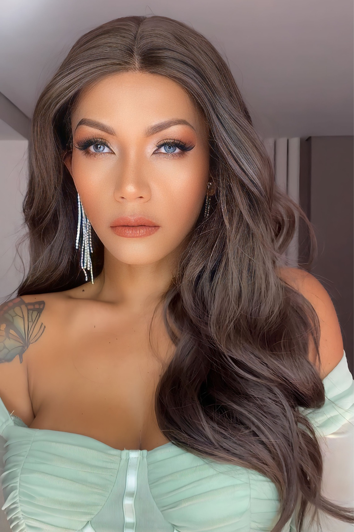 Para essa maquiagem Glam lindíssima para qualquer ocasião e com produtinhos da Kiko, o tutorial completo dessa makeup está no meu canal no YouTube Vivi Bahia. Vão lá conferir amores. @kiko Milano 
#kiko#produtoskiko#makeupglam#glammakeup

#LTKbrasil #LTKbeauty