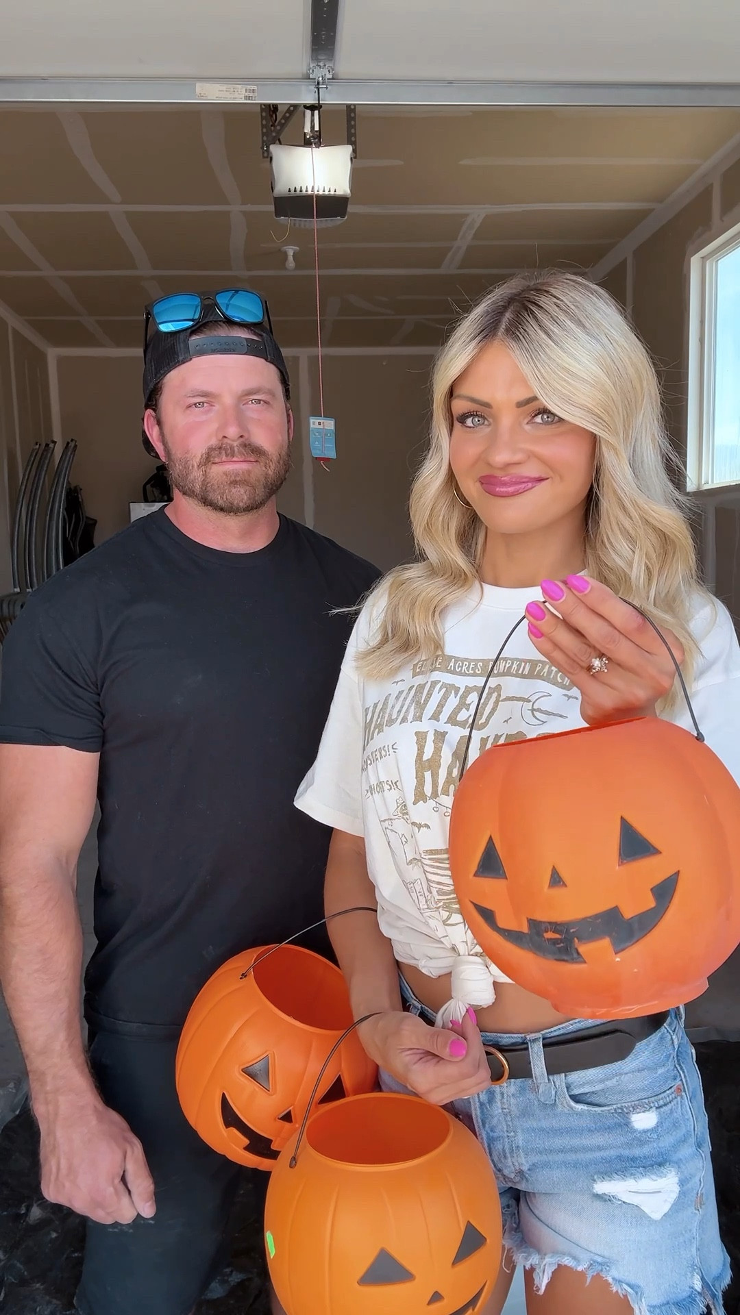 See Instagram post for instructions on how to make these! All products & supplies are linked here 🎃
