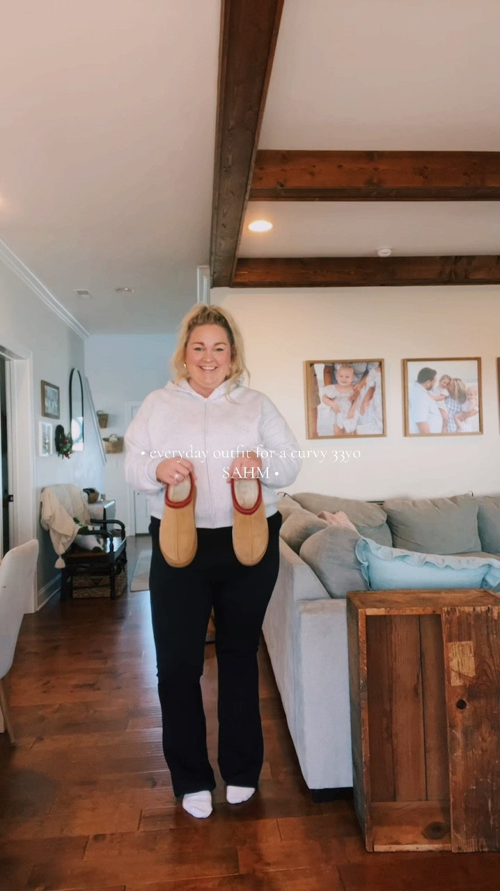 Cozy & comfy but make it cute ✨ 

#momsoftiktok #plussize #justagirl #christmas #curvy #holidayhaul  #creatorsearchinsights  

#LTKPlusSize #LTKFitness #LTKStyleTip