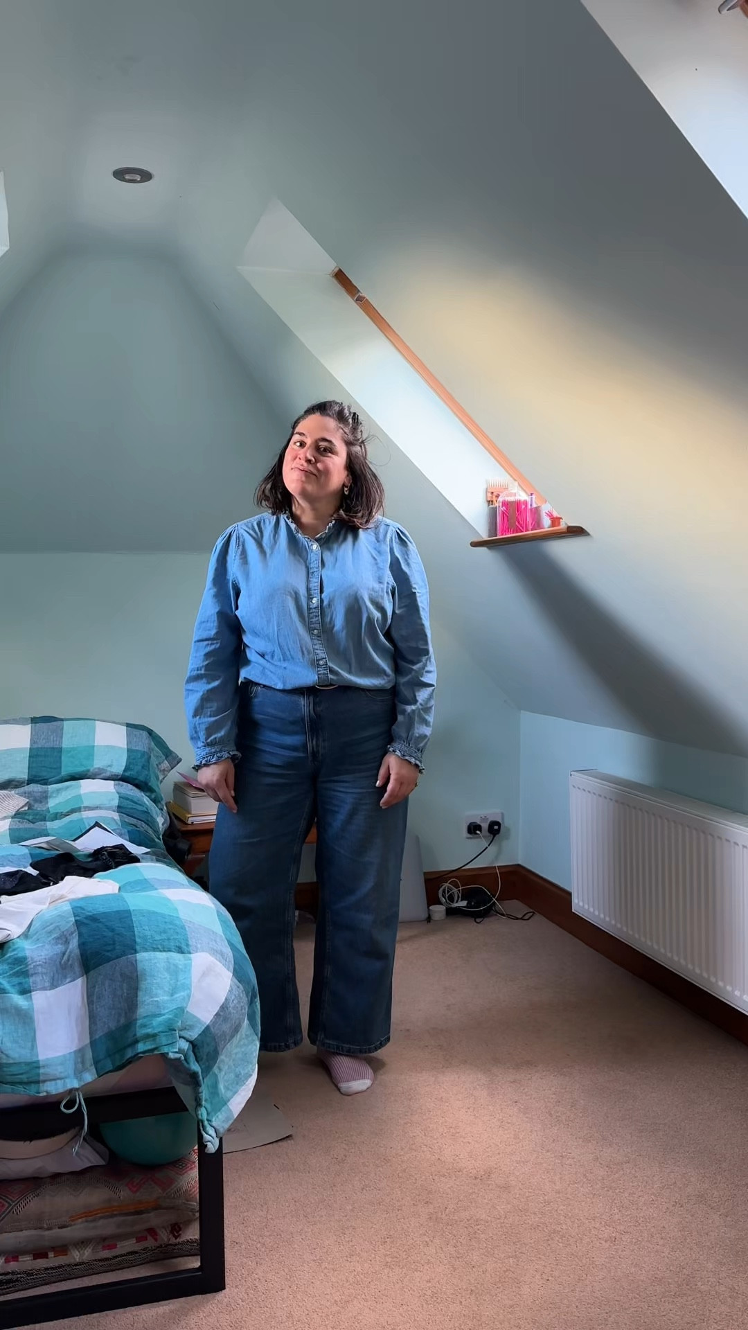 30 Winter Plus size Outfits Day 4:
Marks & Spencer’s wide leg jeans size 18 // H&M denim ruffle shirt size xl // Marks & Spencer’s grey cardigan size xl

#LTKcurves #LTKwinter #LTKmidsize