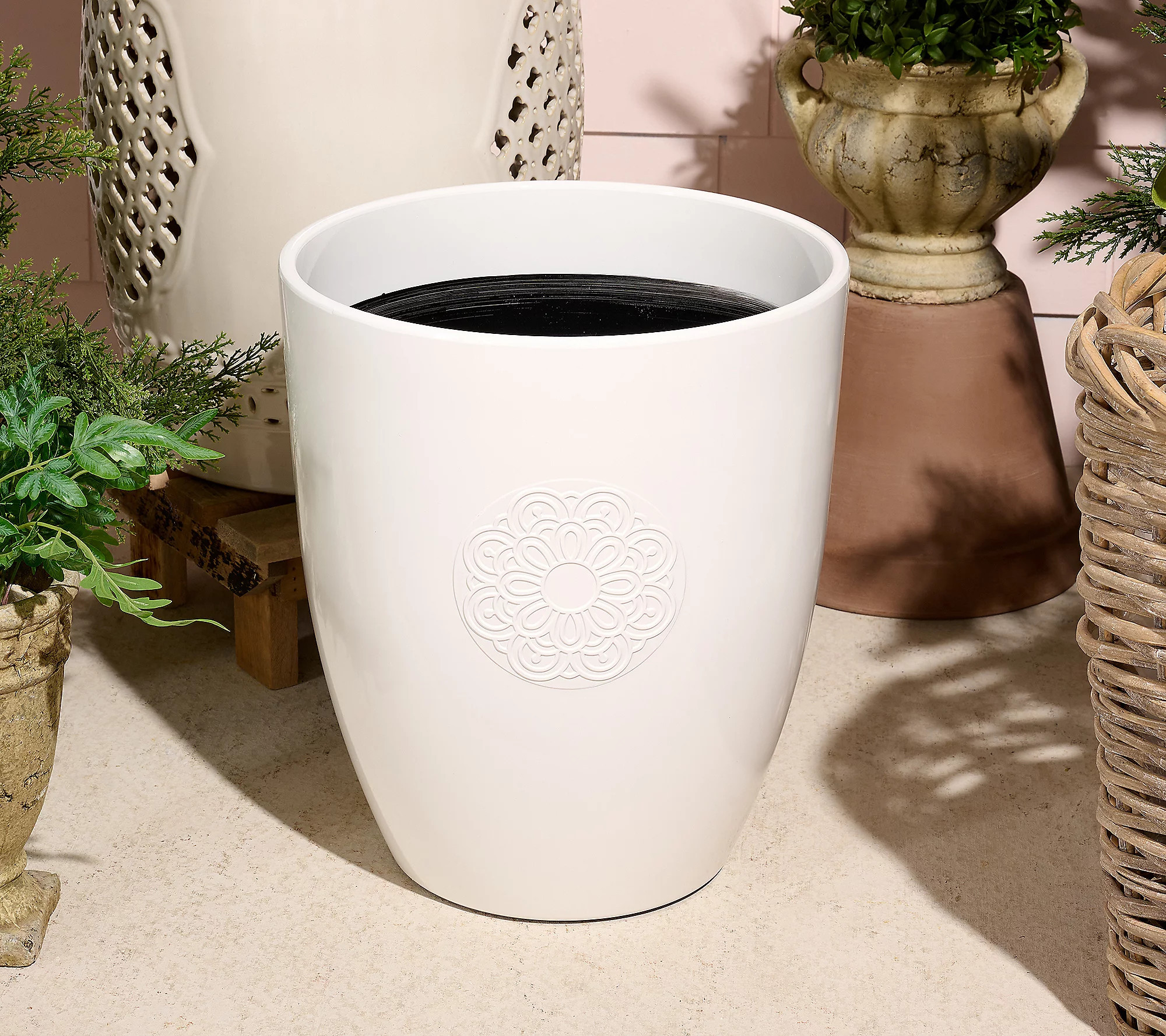 Wicker Park 14"" Decorative Round Planter | QVC