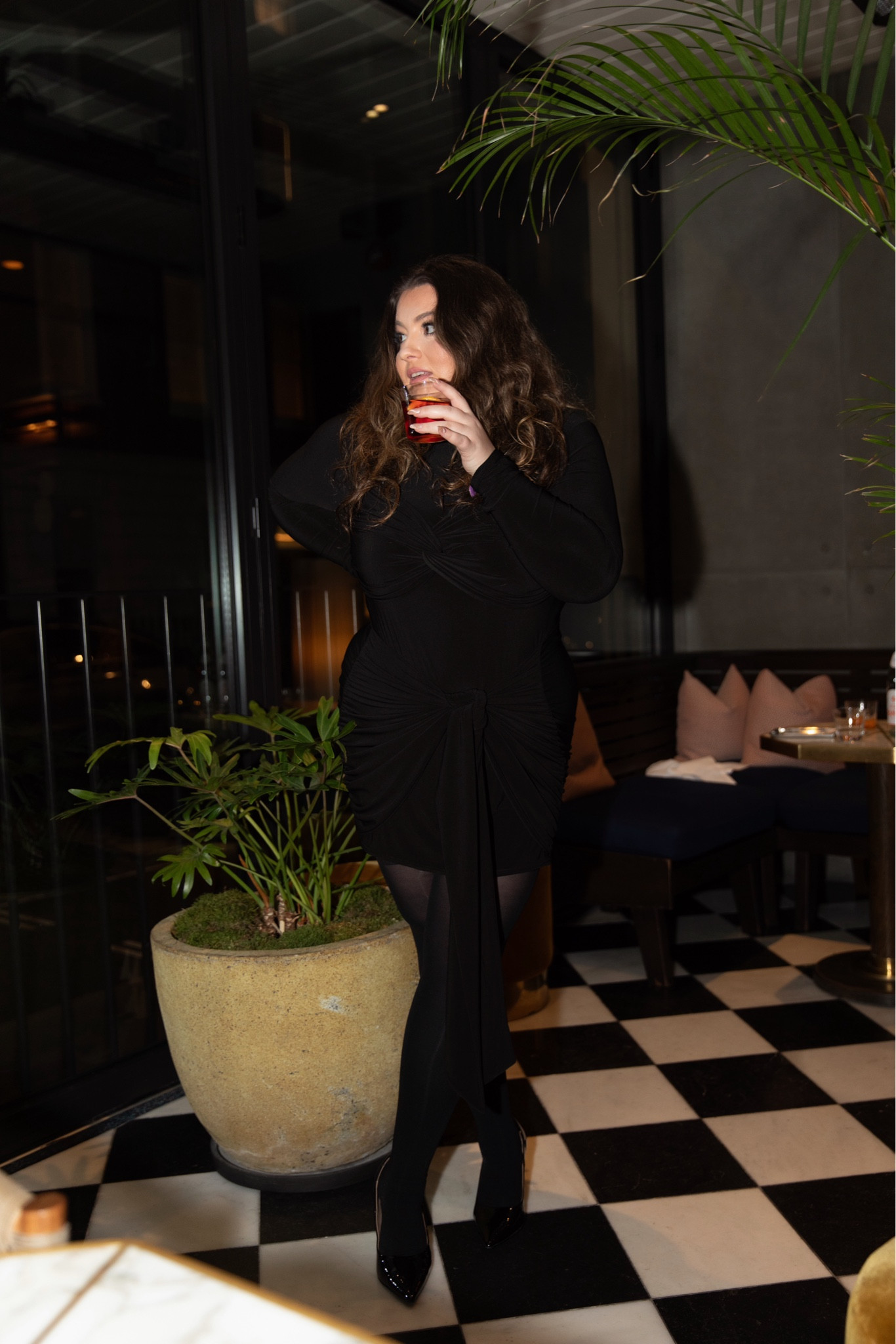 Feeling fierce in this black mini dress from Boohoo! The tie-front detail snatches the waist perfectly, making it a must-have for any wardrobe. Dress it up or keep it casual – the options are endless! 🖤✨ #CurvyFashion #PlusSizeStyle #BoohooCurve #LittleBlackDress #LBDGoals #OOTD #EffortlessStyle #BodyPositivity #CurveQueen #PlusSizeOOTD #ChicAndCurvy #SlayInStyle #LoveYourCurves #StyleForAll

#LTKuk #LTKplussize #LTKcurves