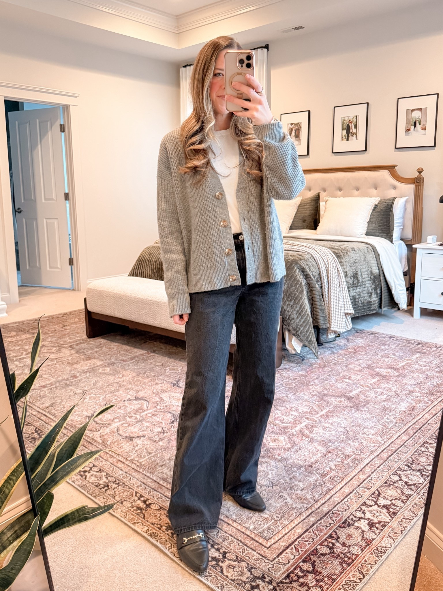 Quince Mongolian cashmere cardigan 🤍

If you’re building a classic capsule wardrobe, this is one of those forever pieces.

The Quince Mongolian cashmere cardigan is soft, structured, and polished enough to wear beyond just “at home cozy.” It layers perfectly over a simple white crewneck tee and black high rise jeans for an elevated everyday outfit.

Wearing:
• Quince Mongolian cashmere cardigan
• White crewneck tee
• Abercrombie black high rise jeans (25R)

This is such an easy formula:
Cardigan + white tee + black jeans + loafers.

Perfect for:
• Casual work outfit
• Business casual mom style
• Winter capsule wardrobe
• Elevated everyday basics
• Classic minimalist outfits
• Black jeans outfit ideas

Timeless. Neutral. Repeatable.

#LTKootd #LTKmomlife