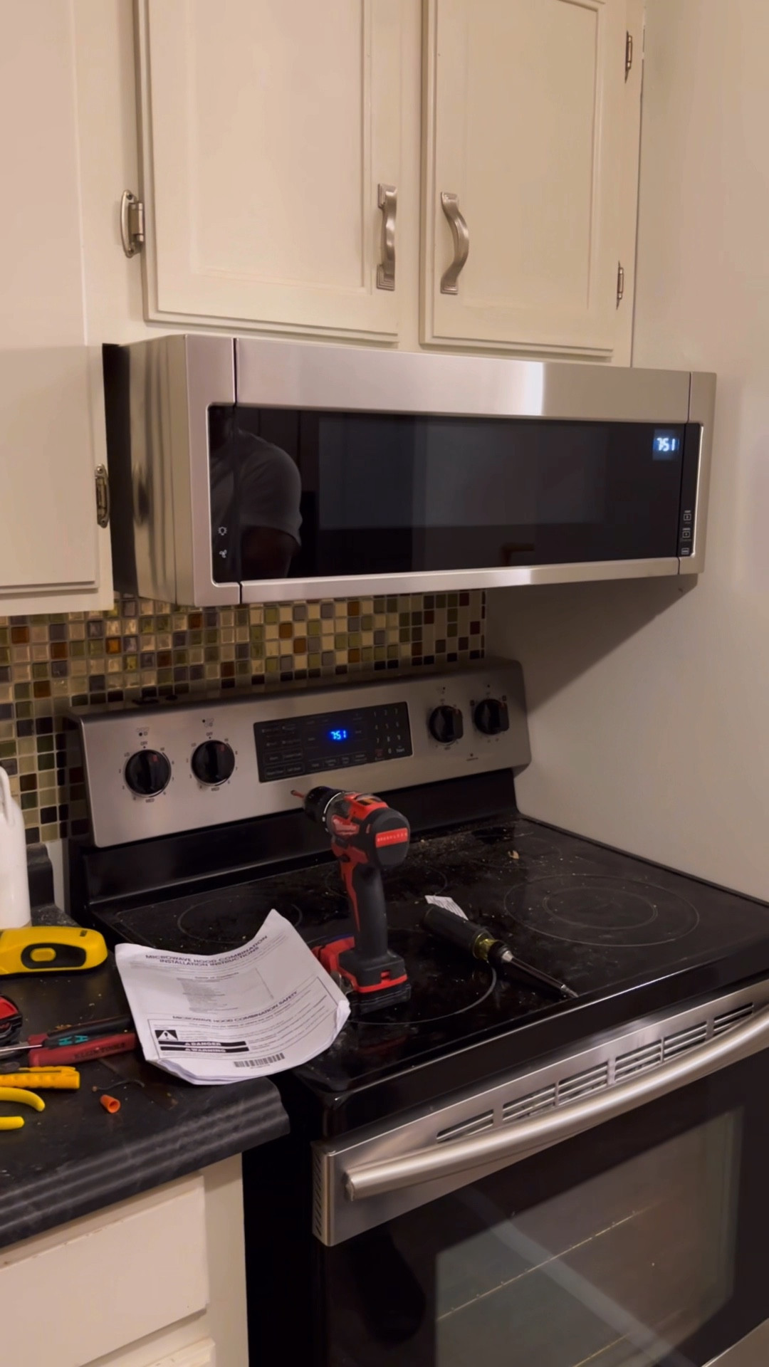 I love this serves a multiply purpose as a two in one as a hood range and a microwave. 

This install was super easy we just had to install an outlet plug. 

I love how it takes up less space on the counters and it looks great. This is low profile so it fit in nicely with our existing cabinet set up.  😊 

Linked through homedepot.com 🇺🇸