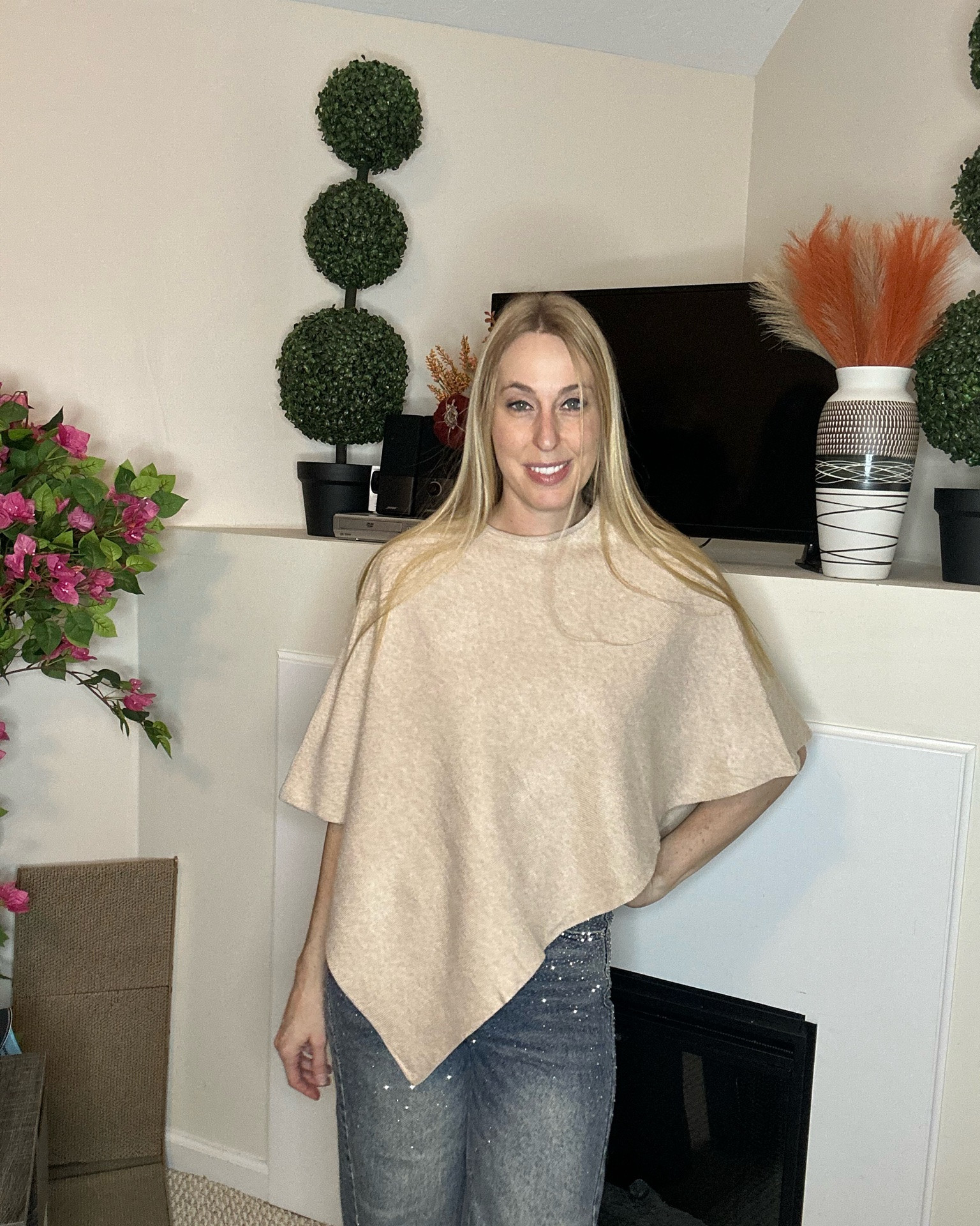 Soft oatmeal poncho 
🤍 it is so cozy and gives a little extra warmth
🤍 soft and very stretchy
🤍 fits true to size, wearing size small and I am 5’10”
🤍 Amazon fashion under 50 find