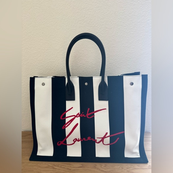 Saint Laurent Black & White signature Noe tote | Poshmark